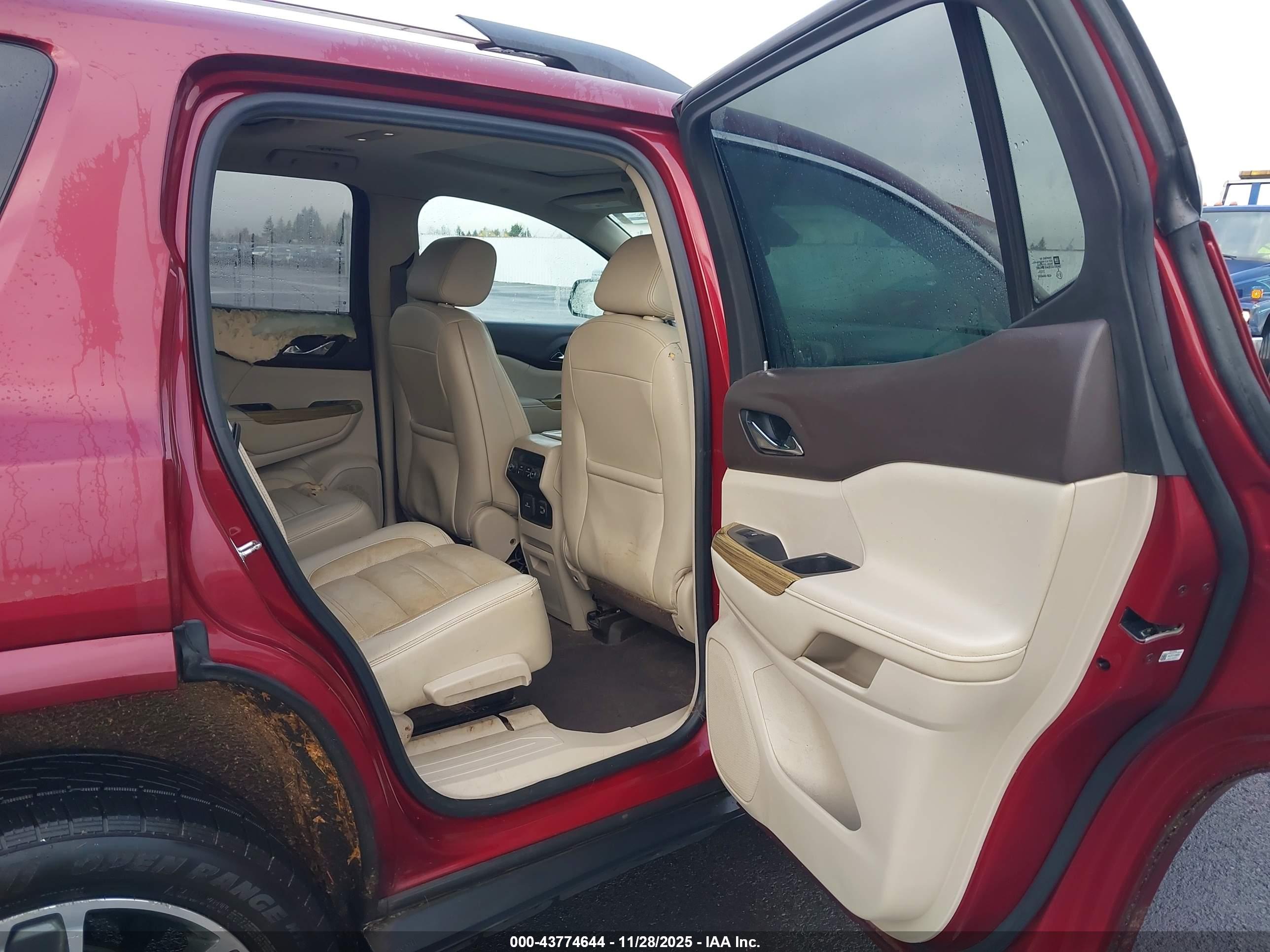 GMC ACADIA image 8