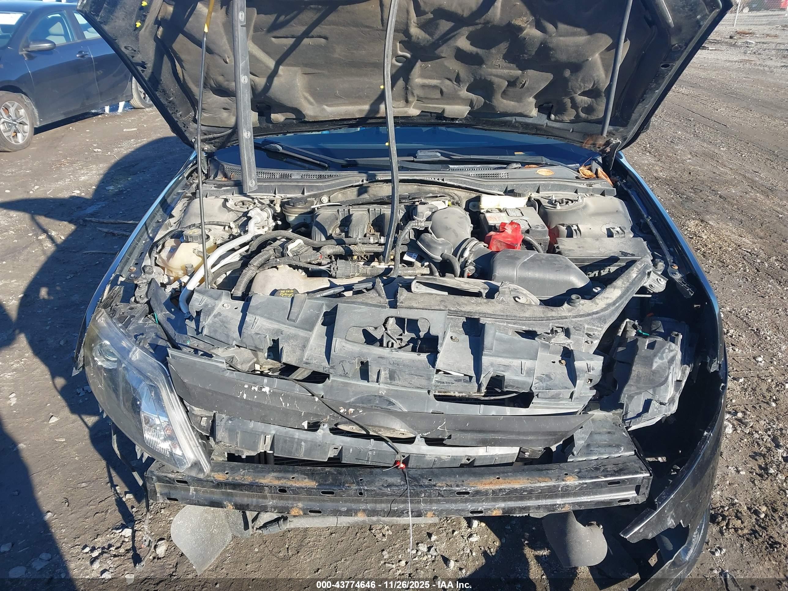 FORD FUSION image 10