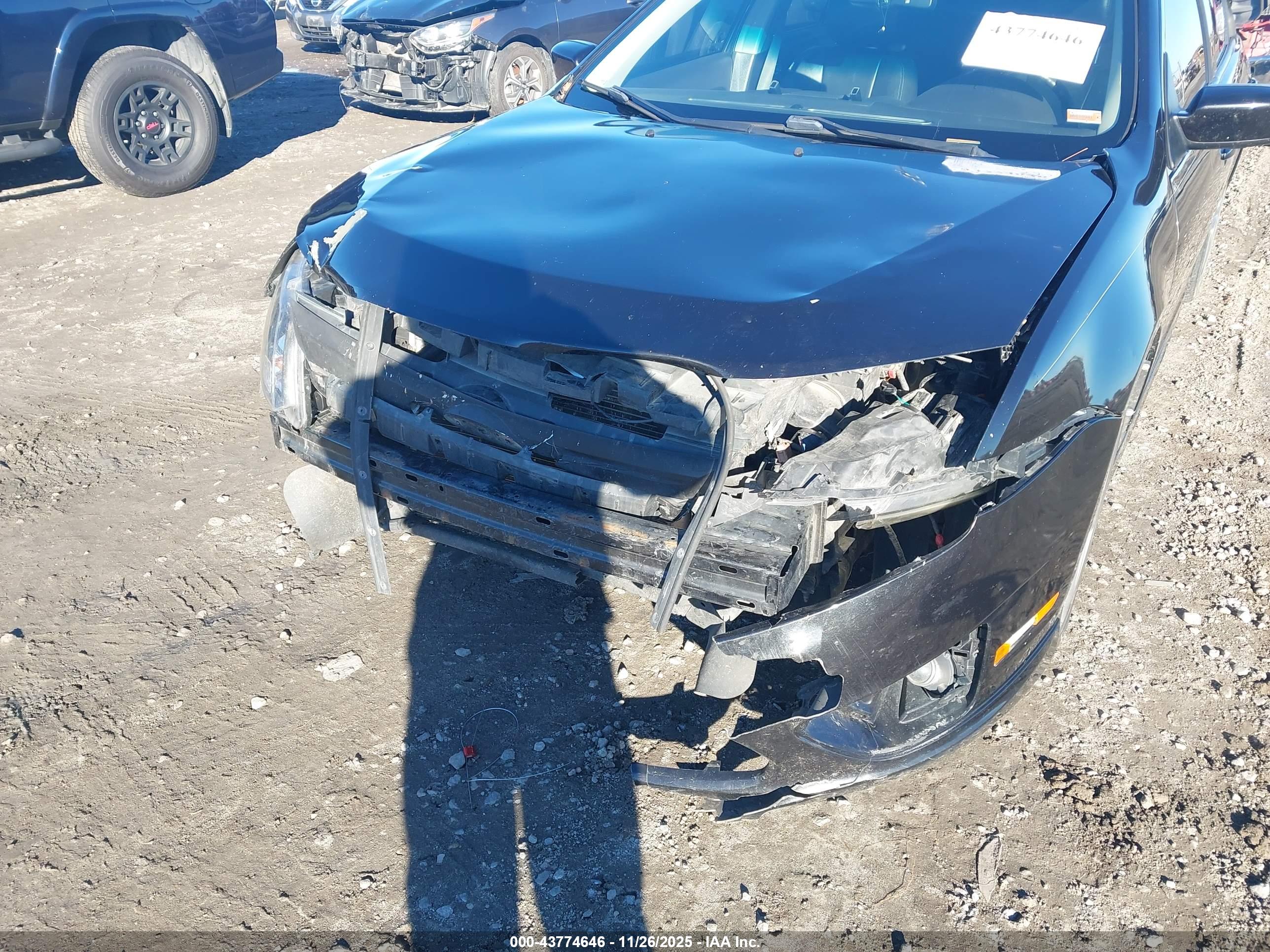 FORD FUSION image 6