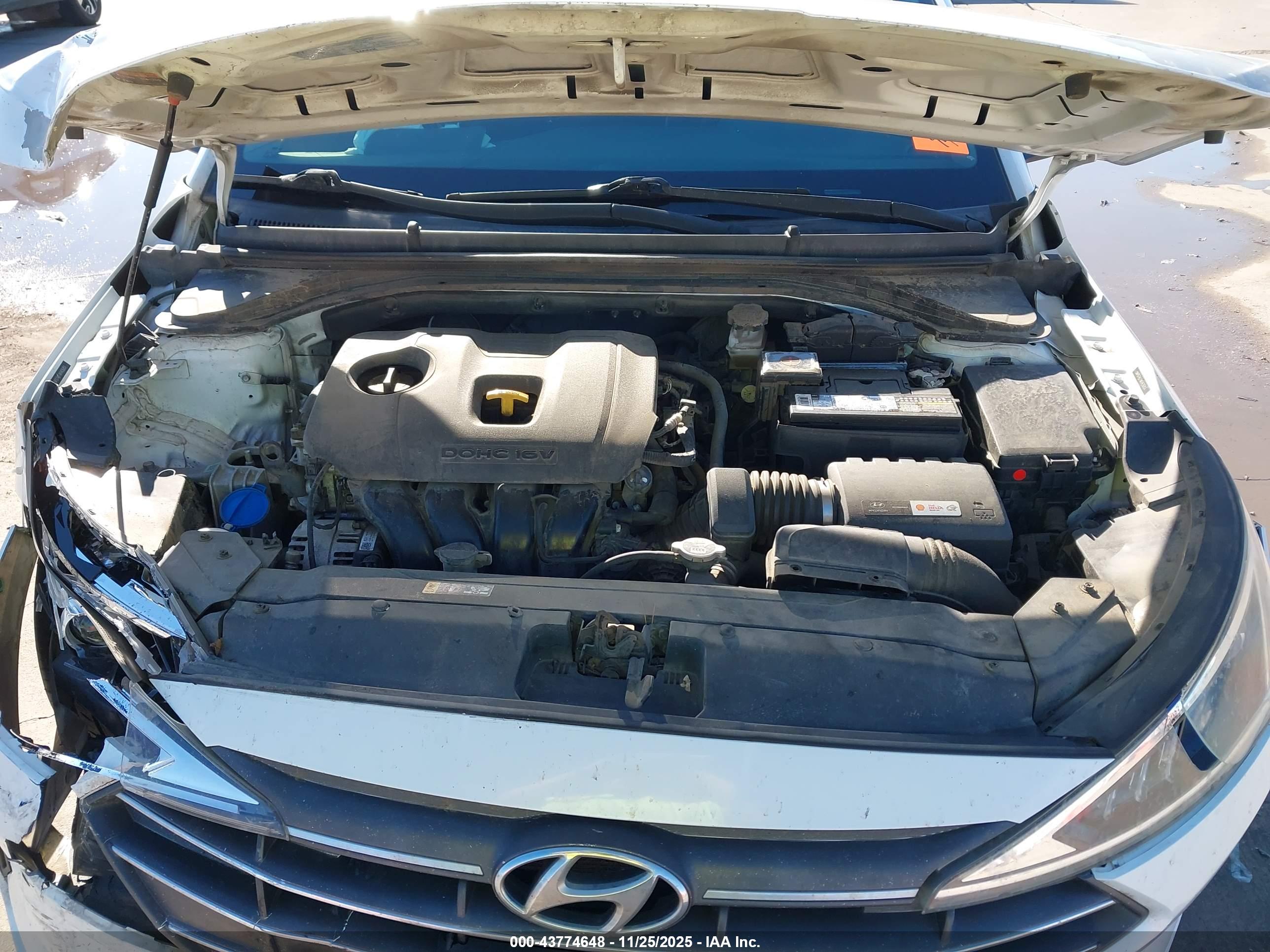 HYUNDAI ELANTRA image 10