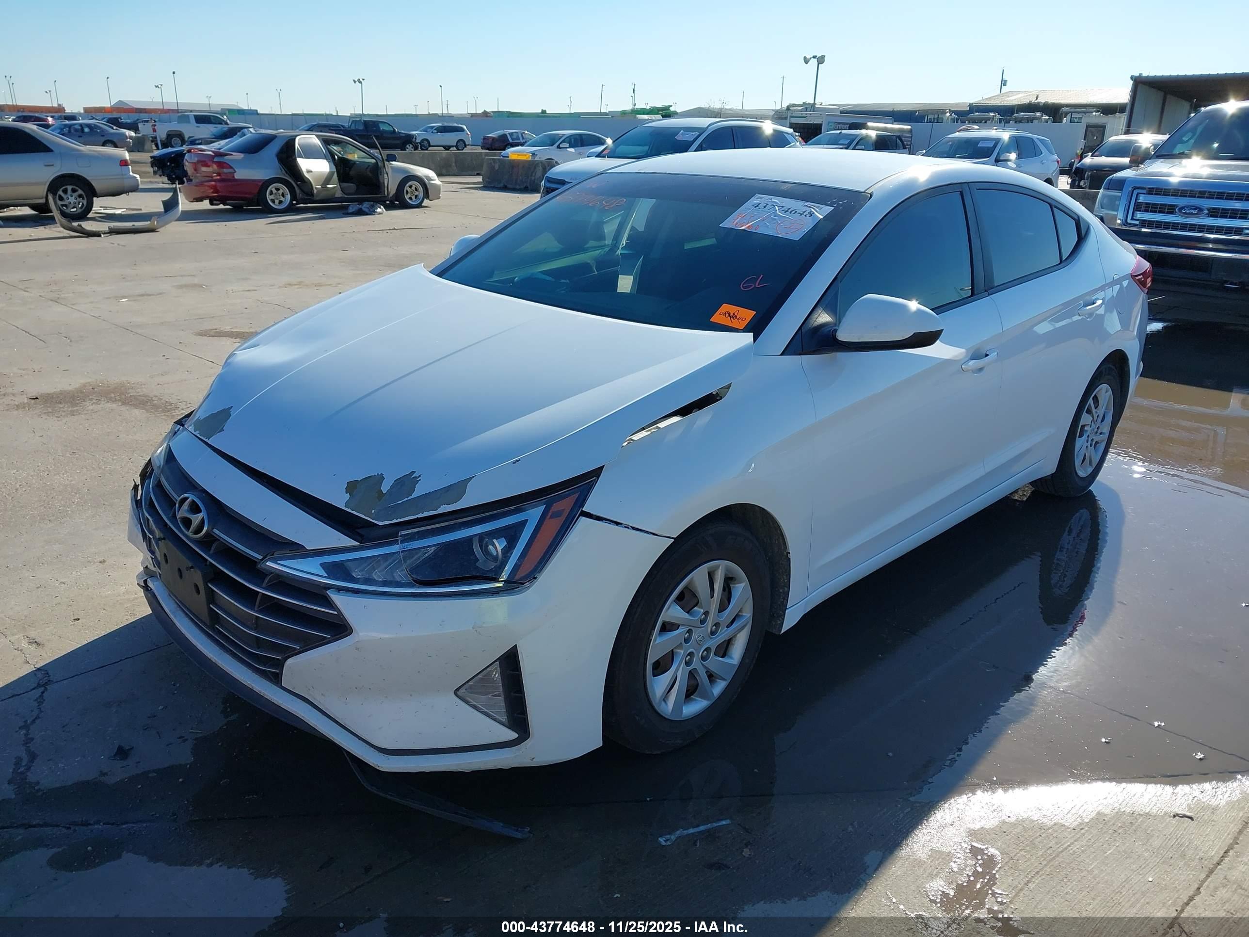 HYUNDAI ELANTRA image 2