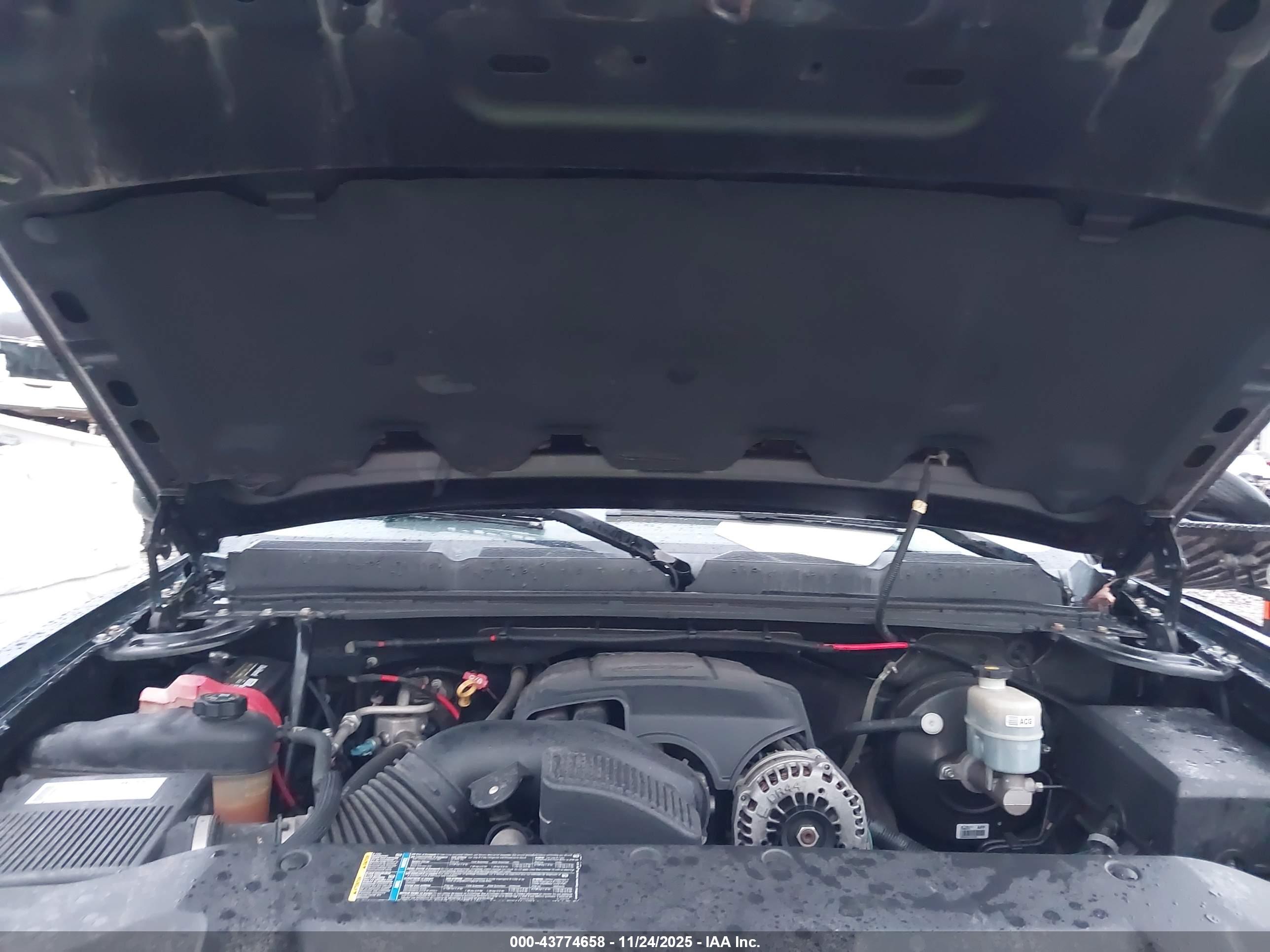 CHEVROLET SILVERADO image 10