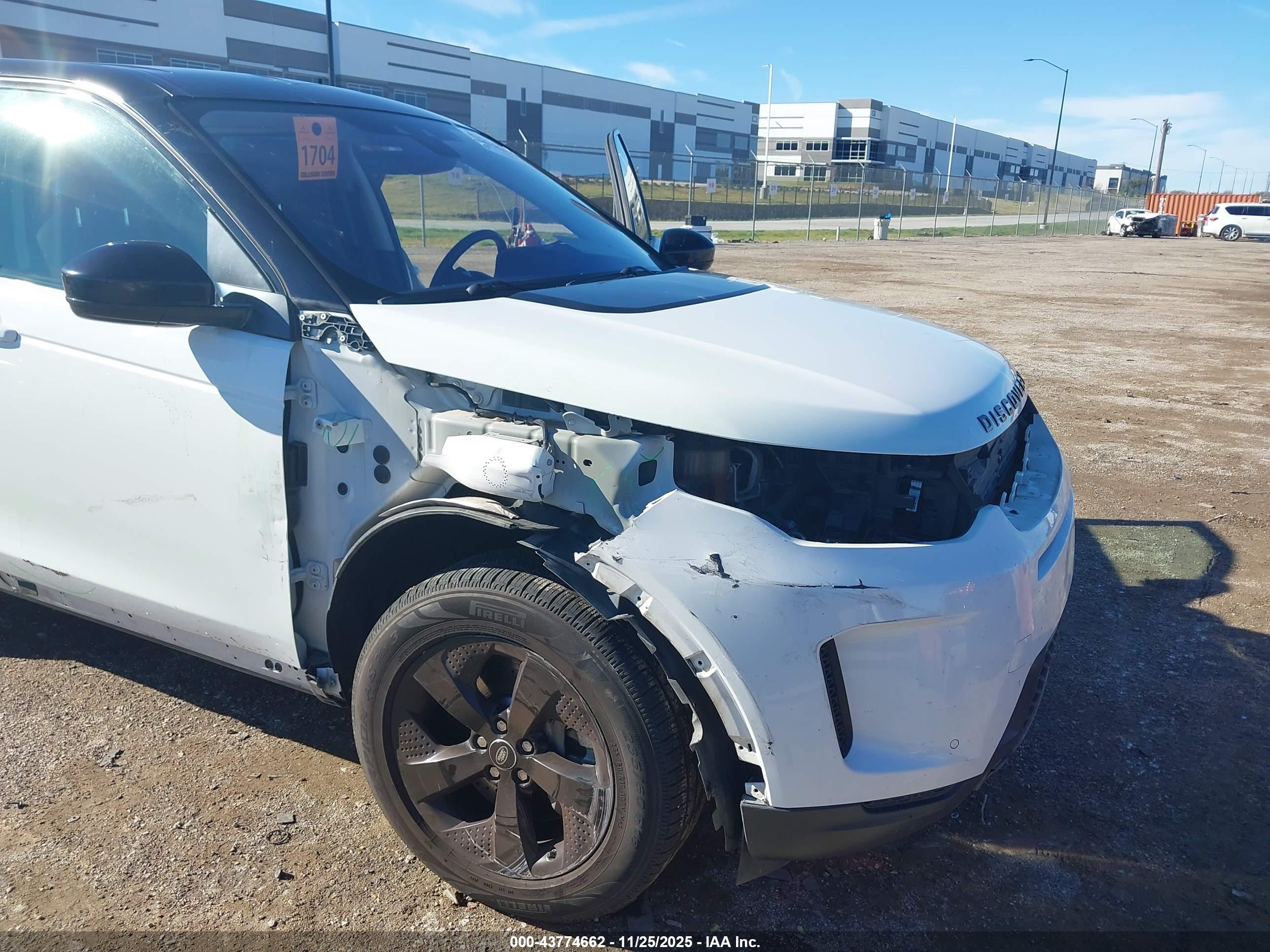 LAND ROVER image 6