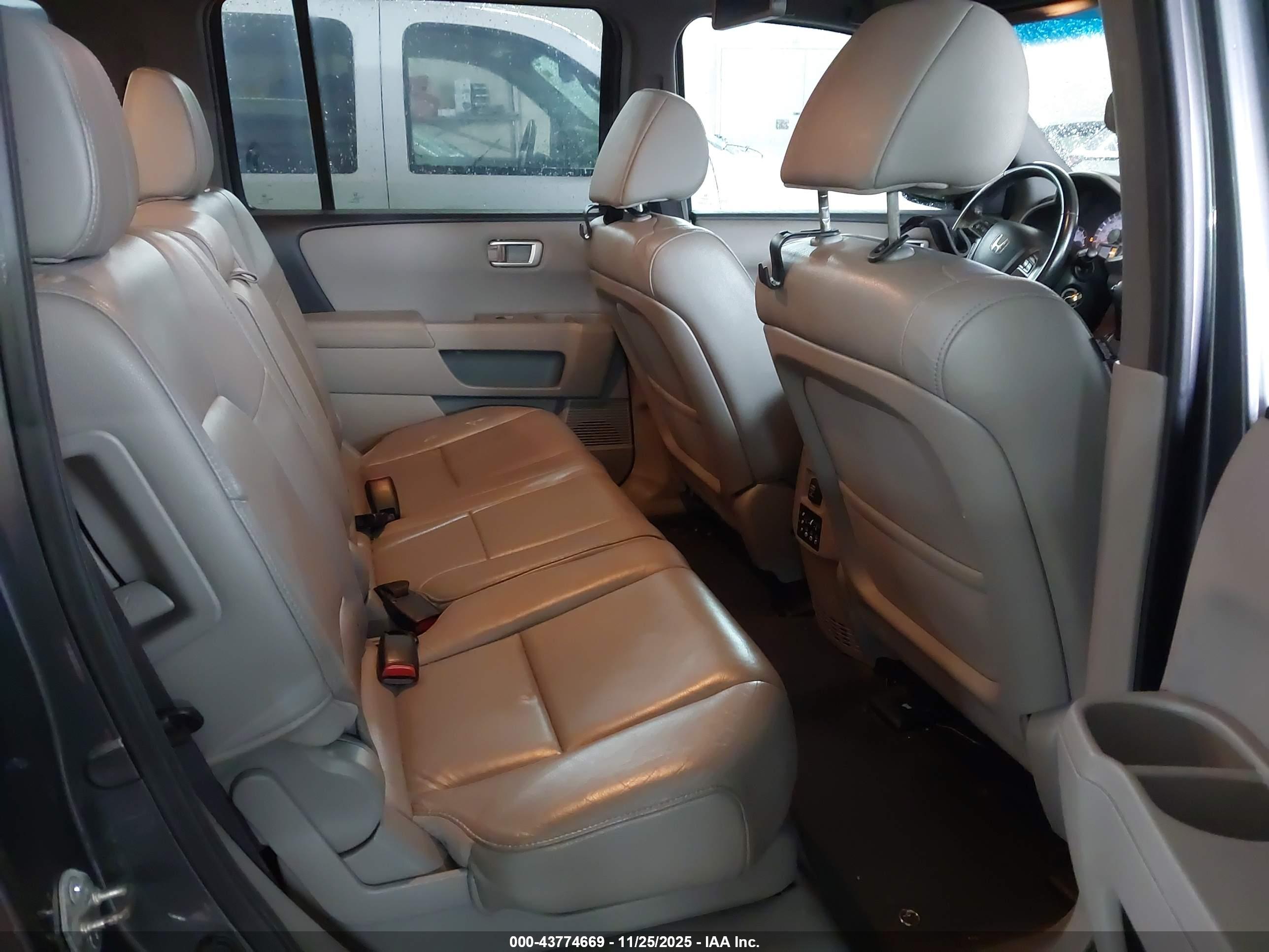 HONDA PILOT image 8