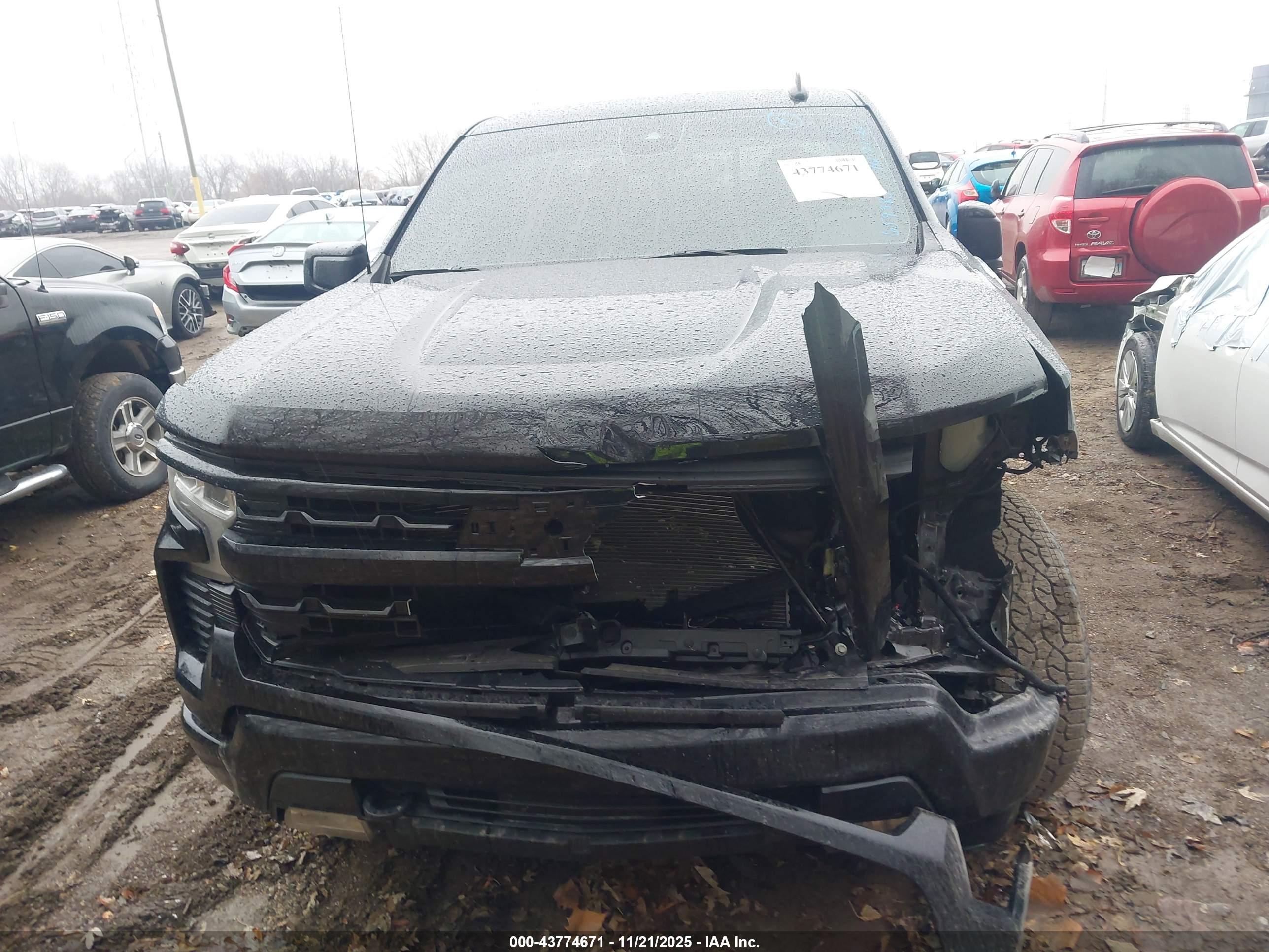 CHEVROLET SILVERADO image 6