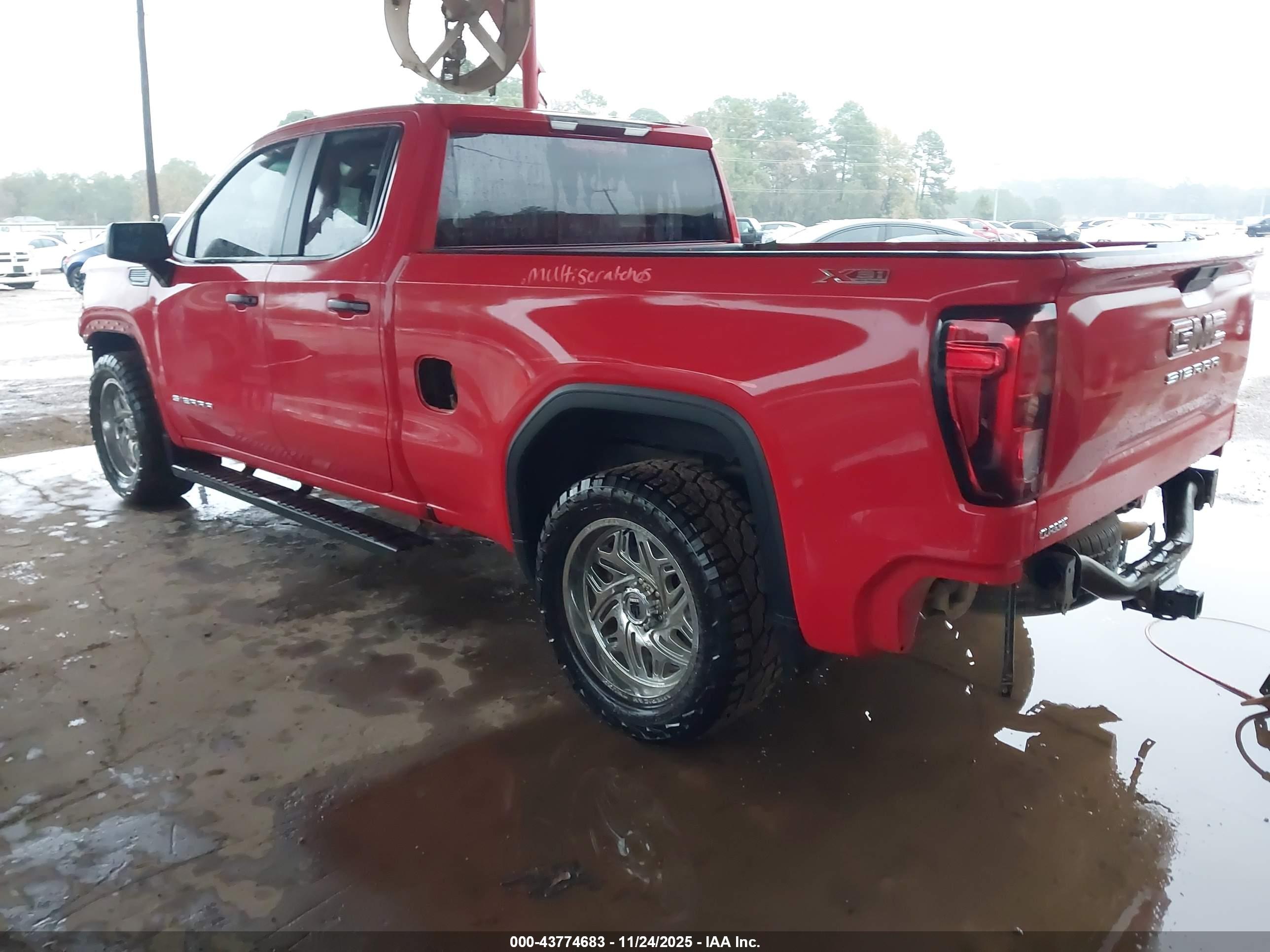 GMC SIERRA image 3