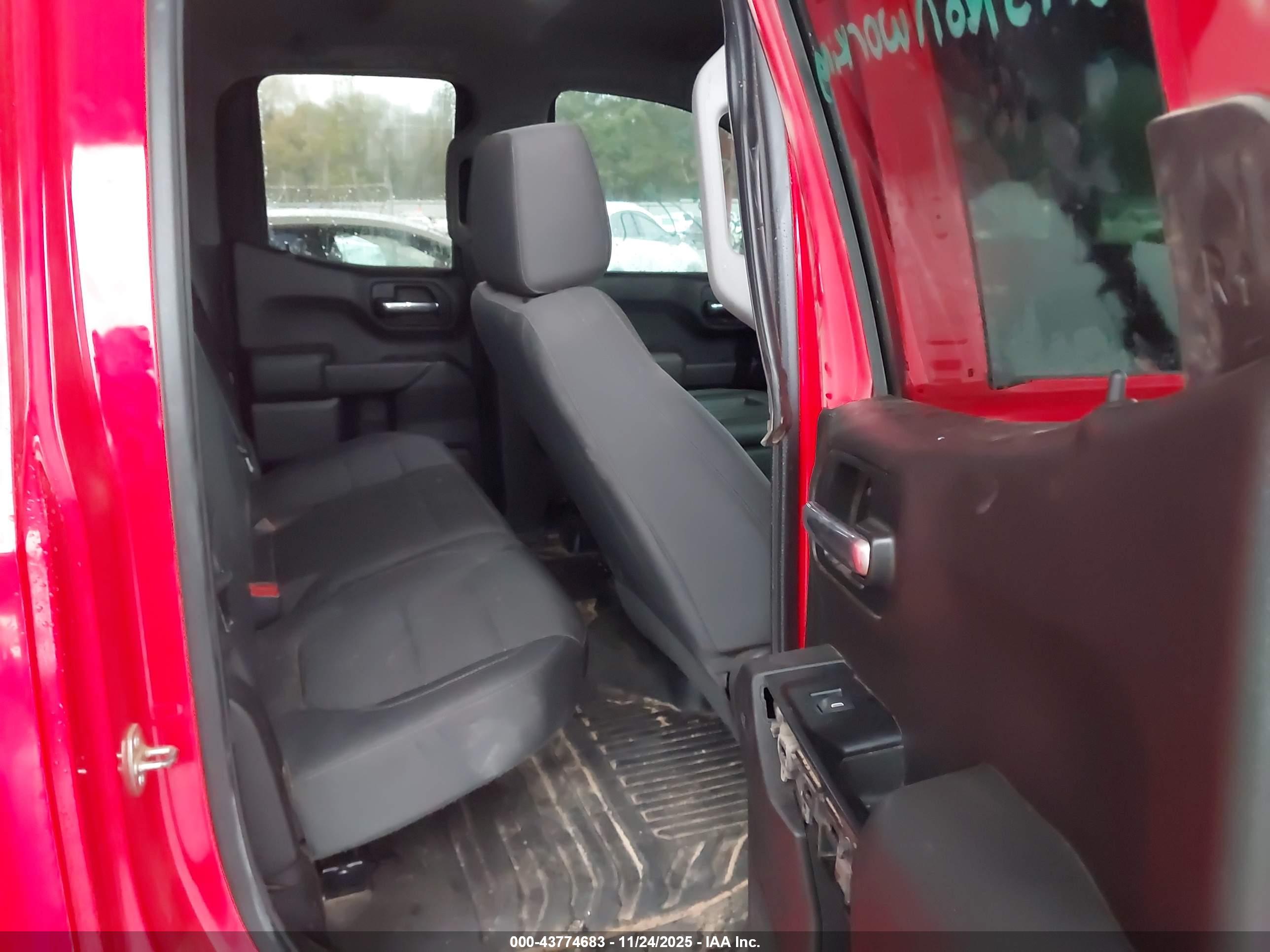 GMC SIERRA image 8