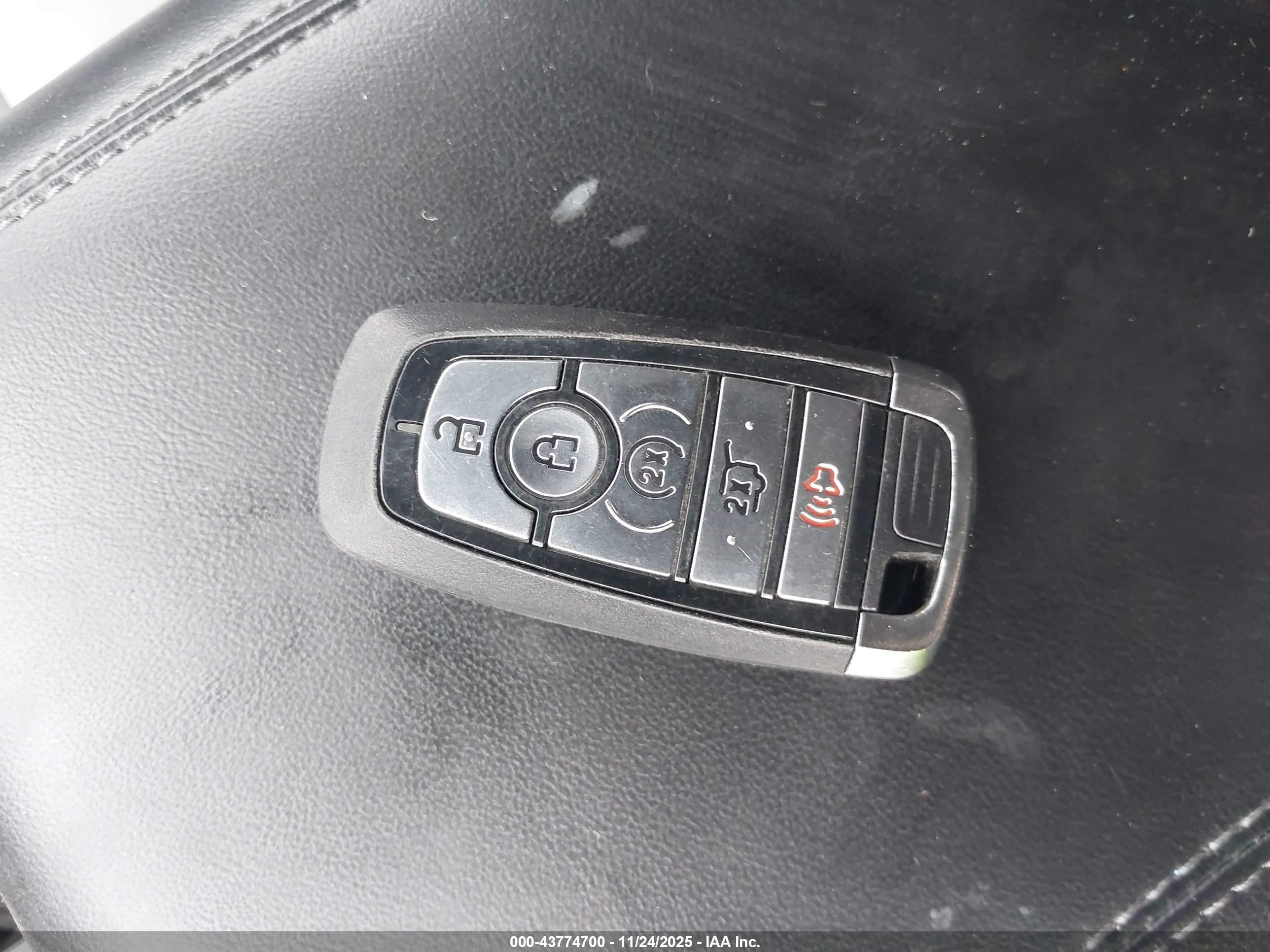 FORD EXPLORER image 11