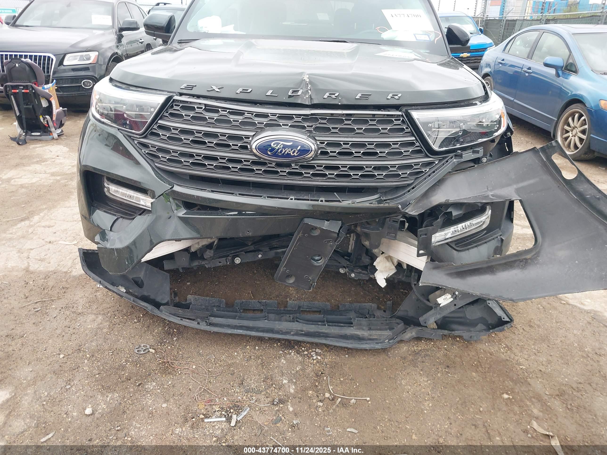 FORD EXPLORER image 6