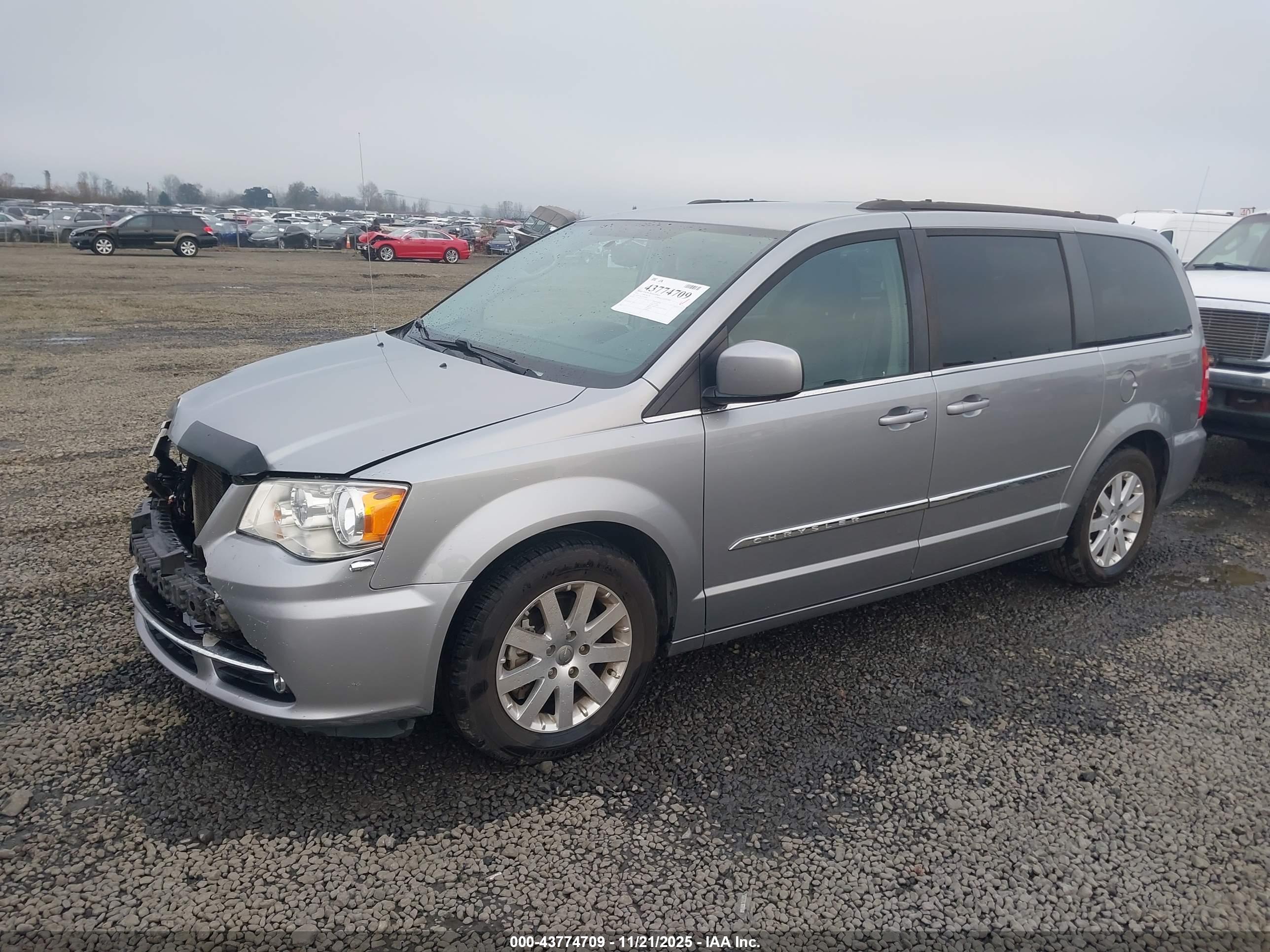 CHRYSLER TOWN image 2