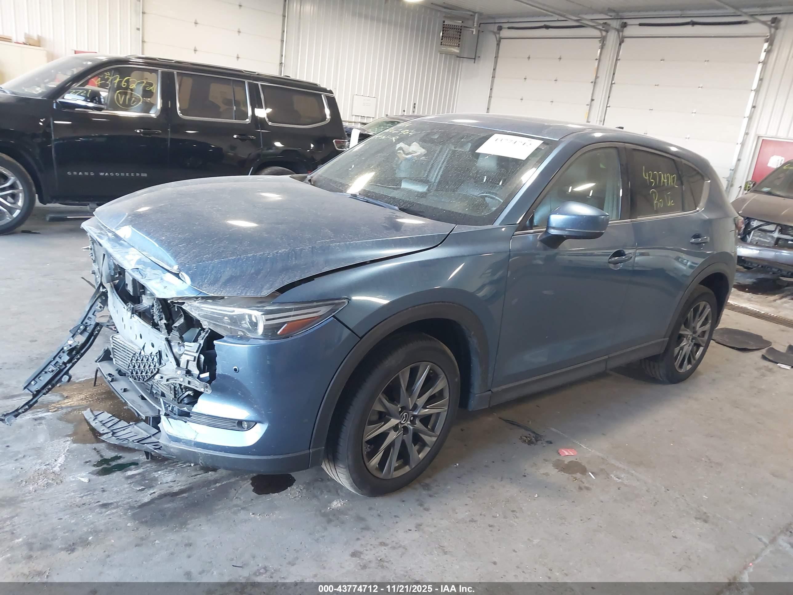 MAZDA CX-5 image 2