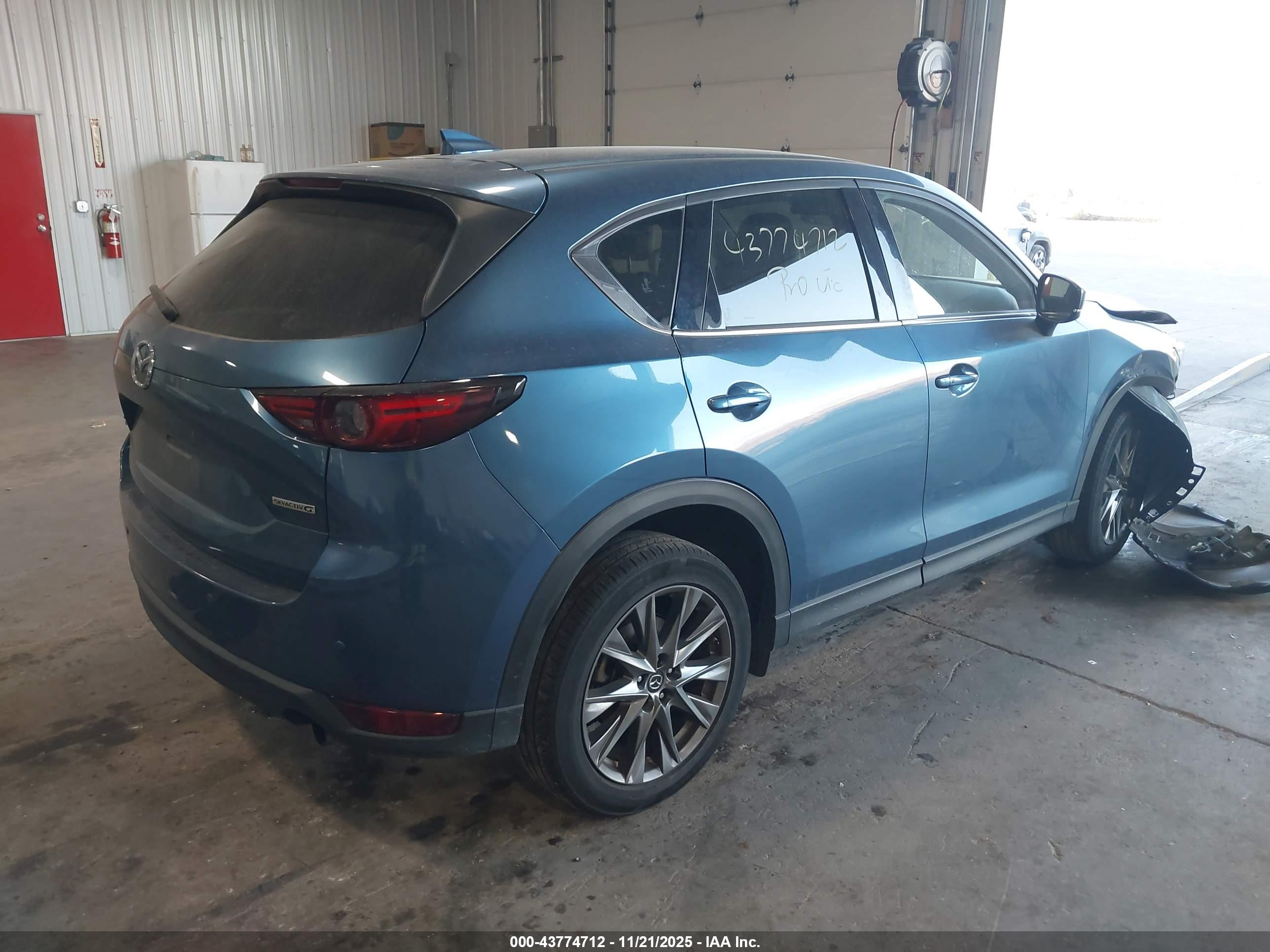 MAZDA CX-5 image 4