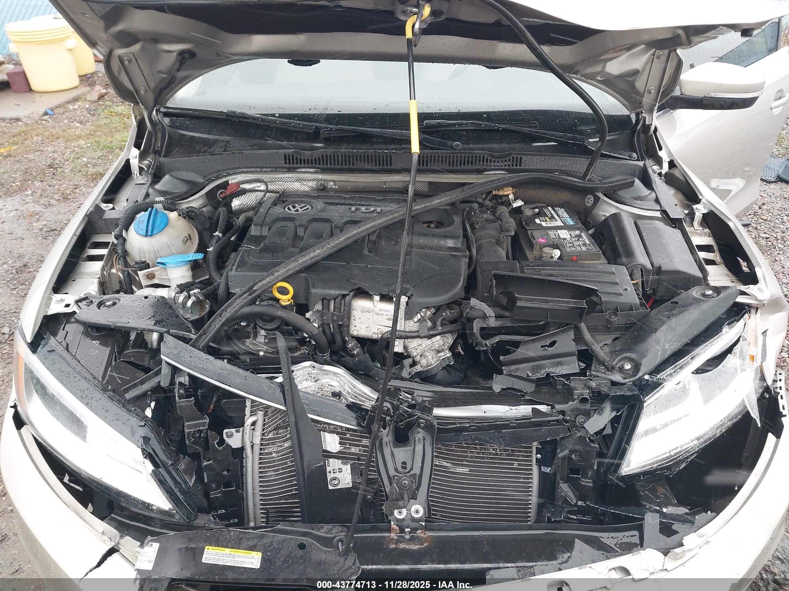VOLKSWAGEN JETTA image 10
