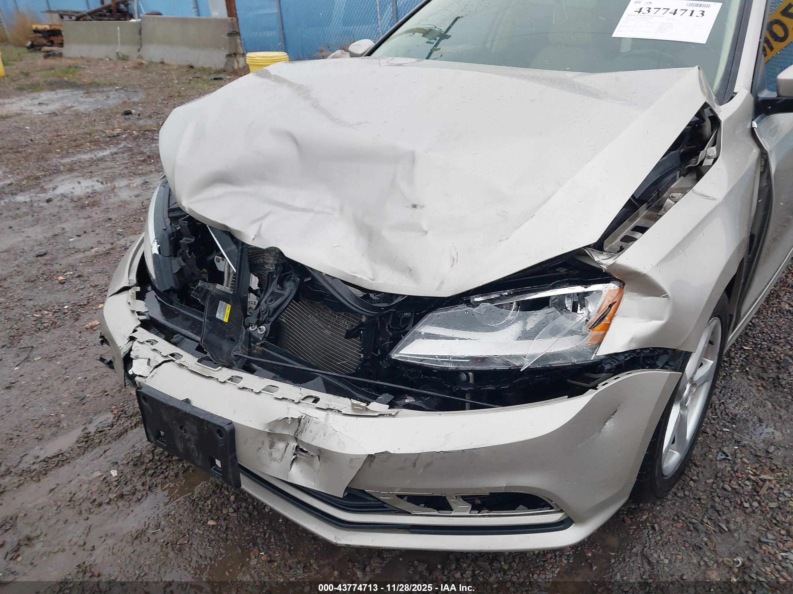 VOLKSWAGEN JETTA image 6