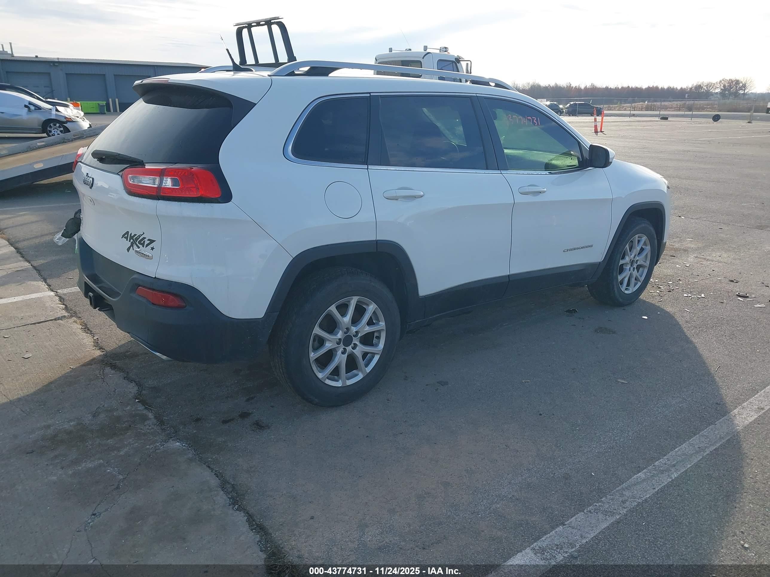 JEEP CHEROKEE image 4