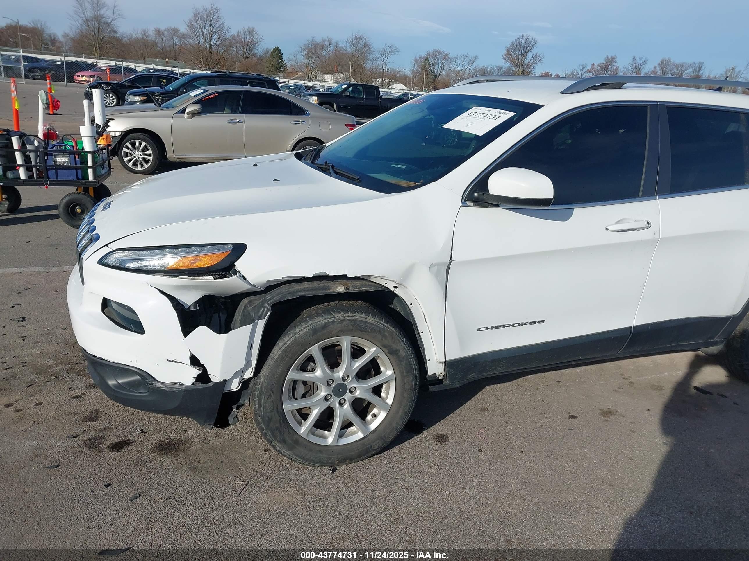 JEEP CHEROKEE image 6