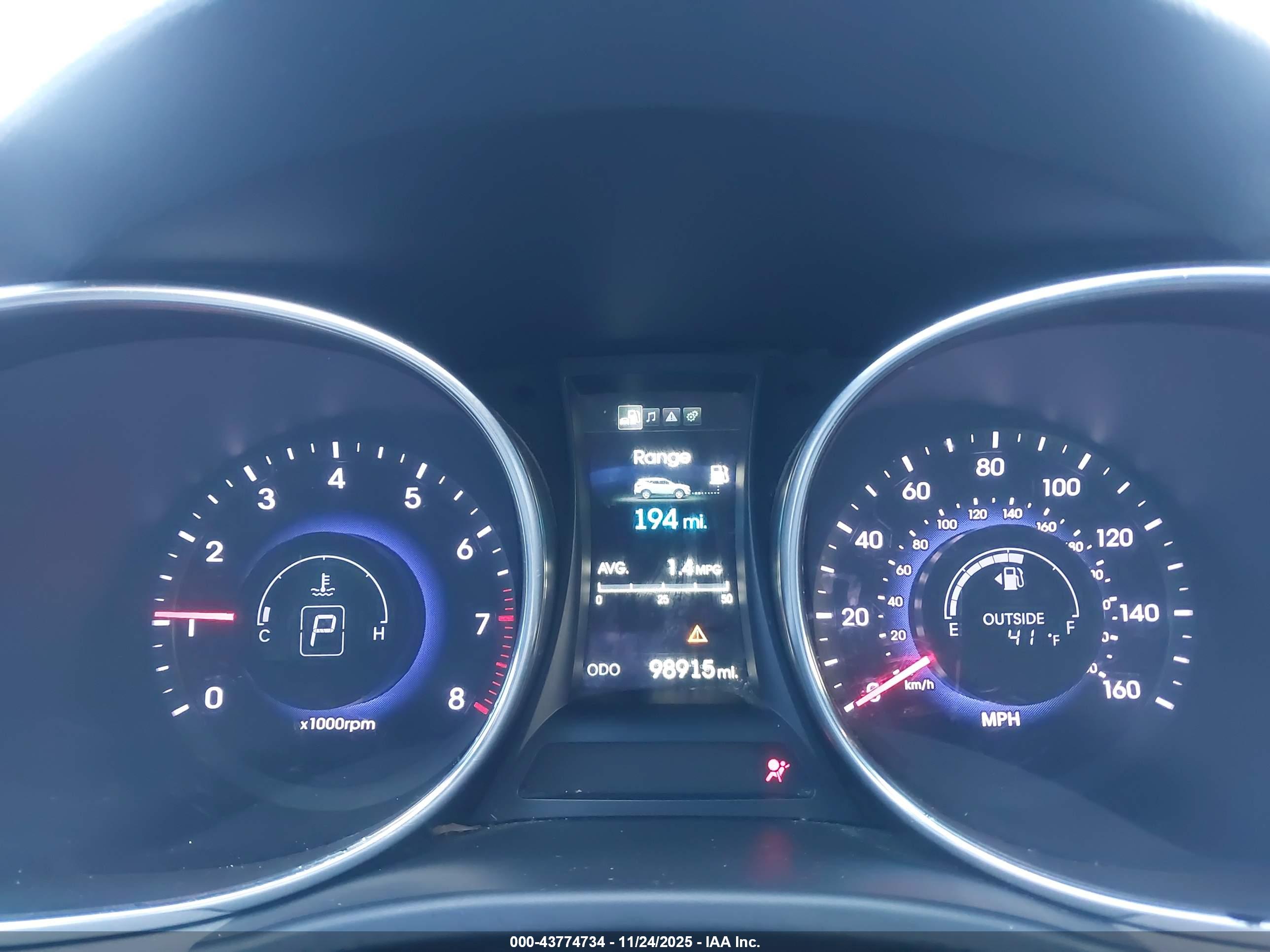 HYUNDAI SANTA image 7