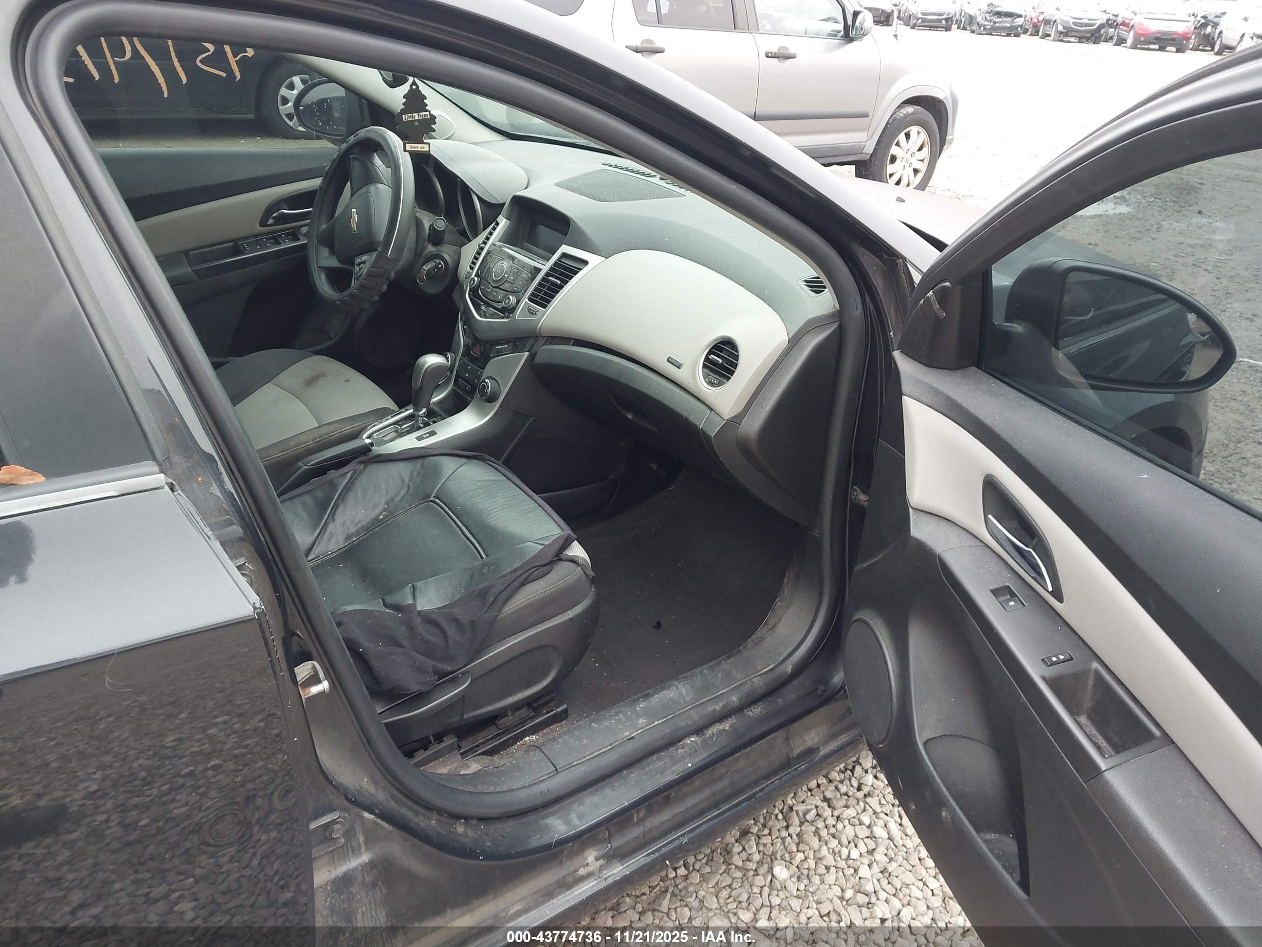 CHEVROLET CRUZE image 5