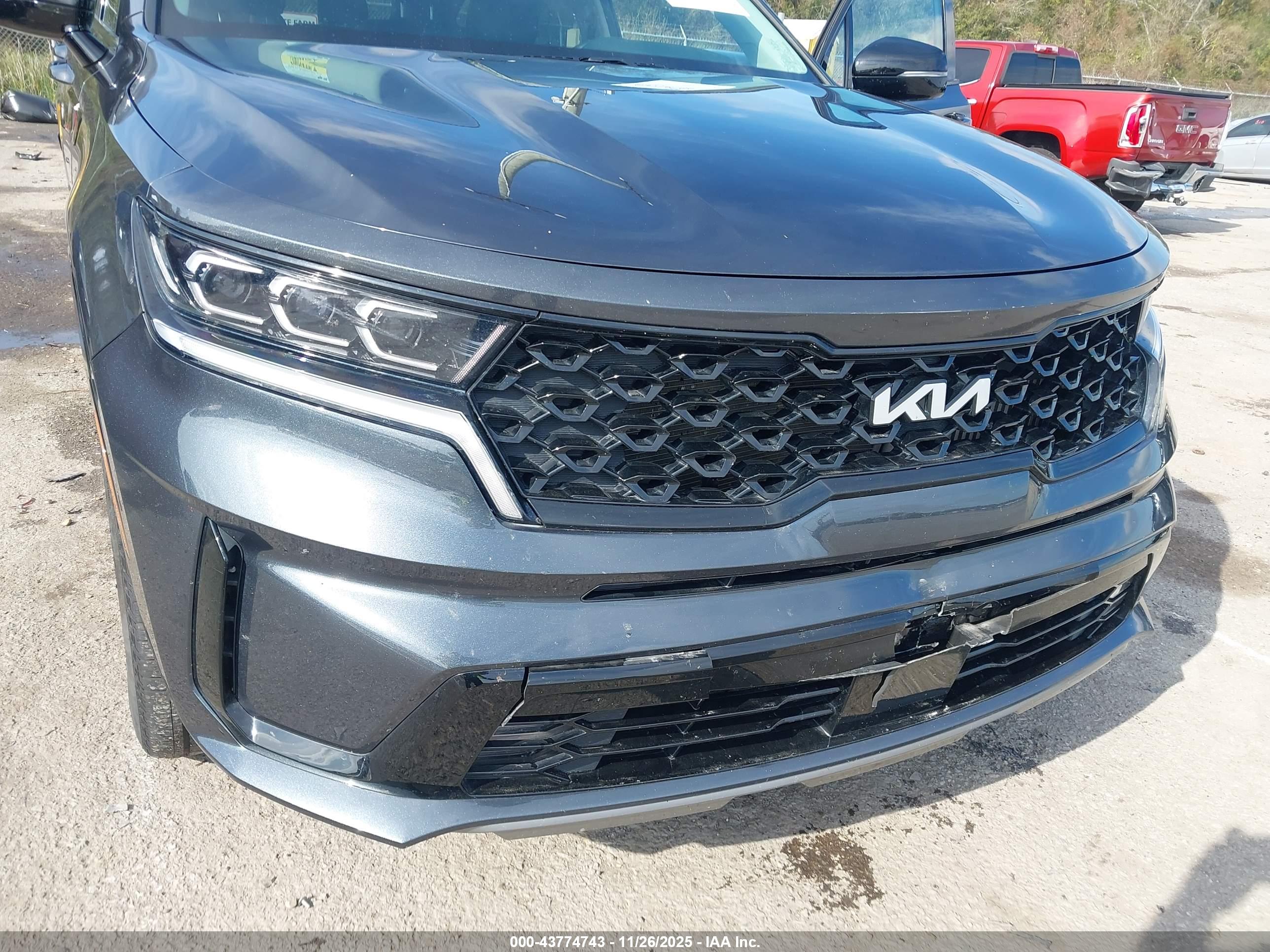 KIA SORENTO image 6