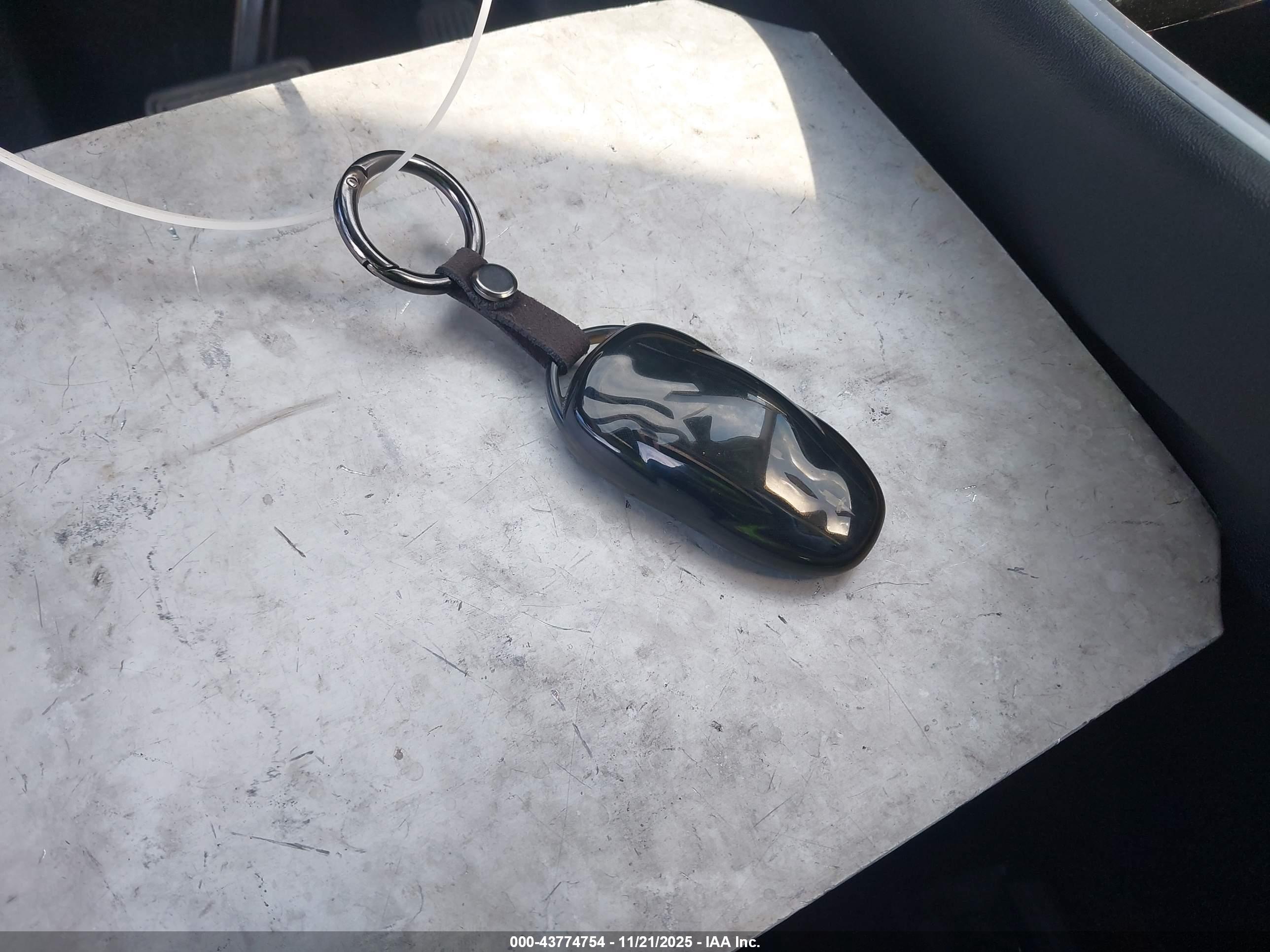 TESLA MODEL image 11