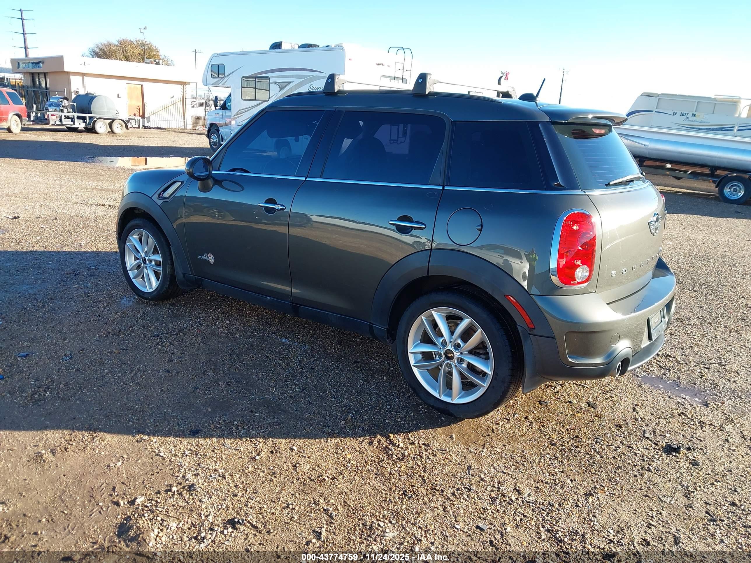 MINI COUNTRYMAN image 3