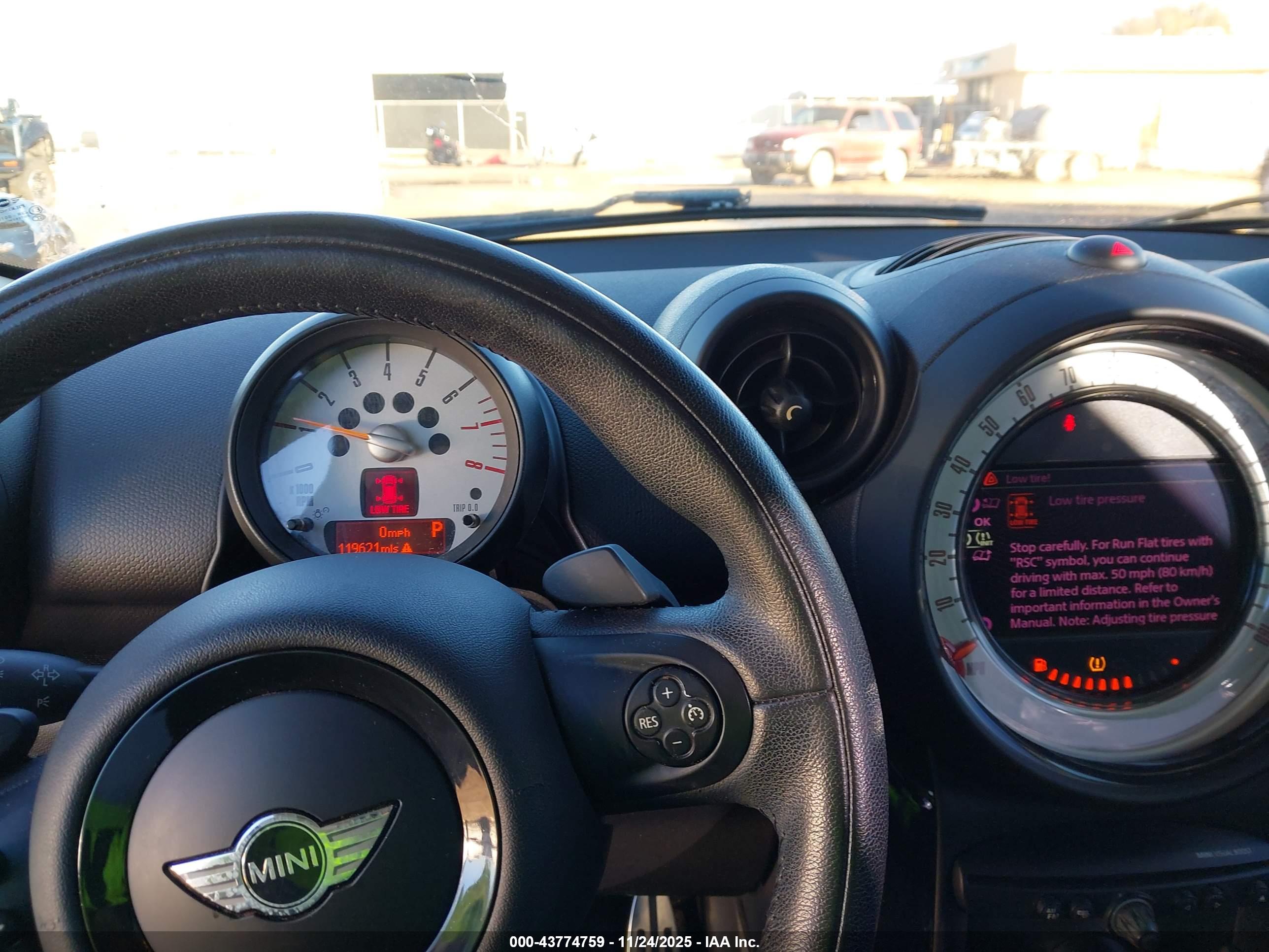 MINI COUNTRYMAN image 7