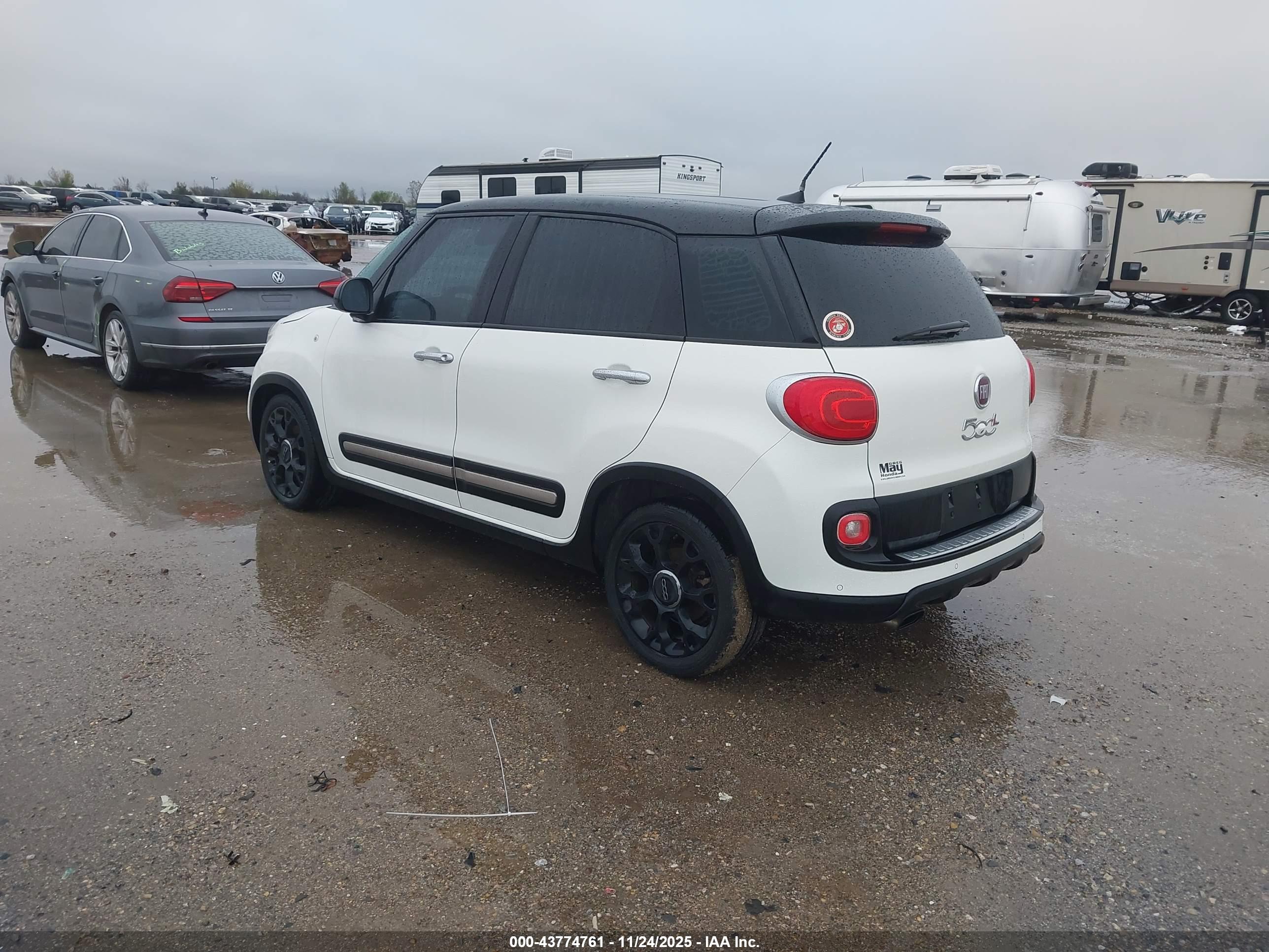 FIAT 500L image 3