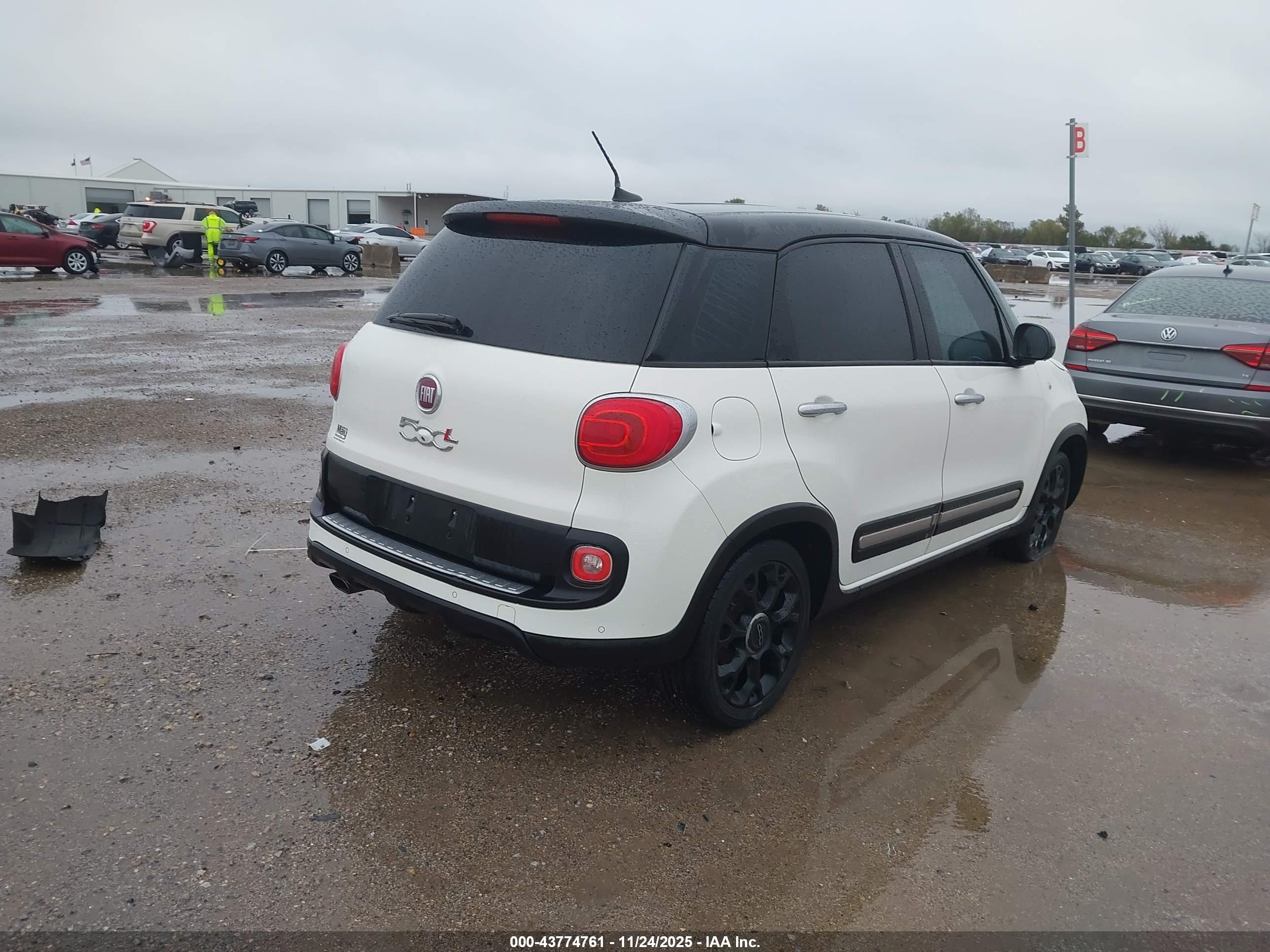 FIAT 500L image 4