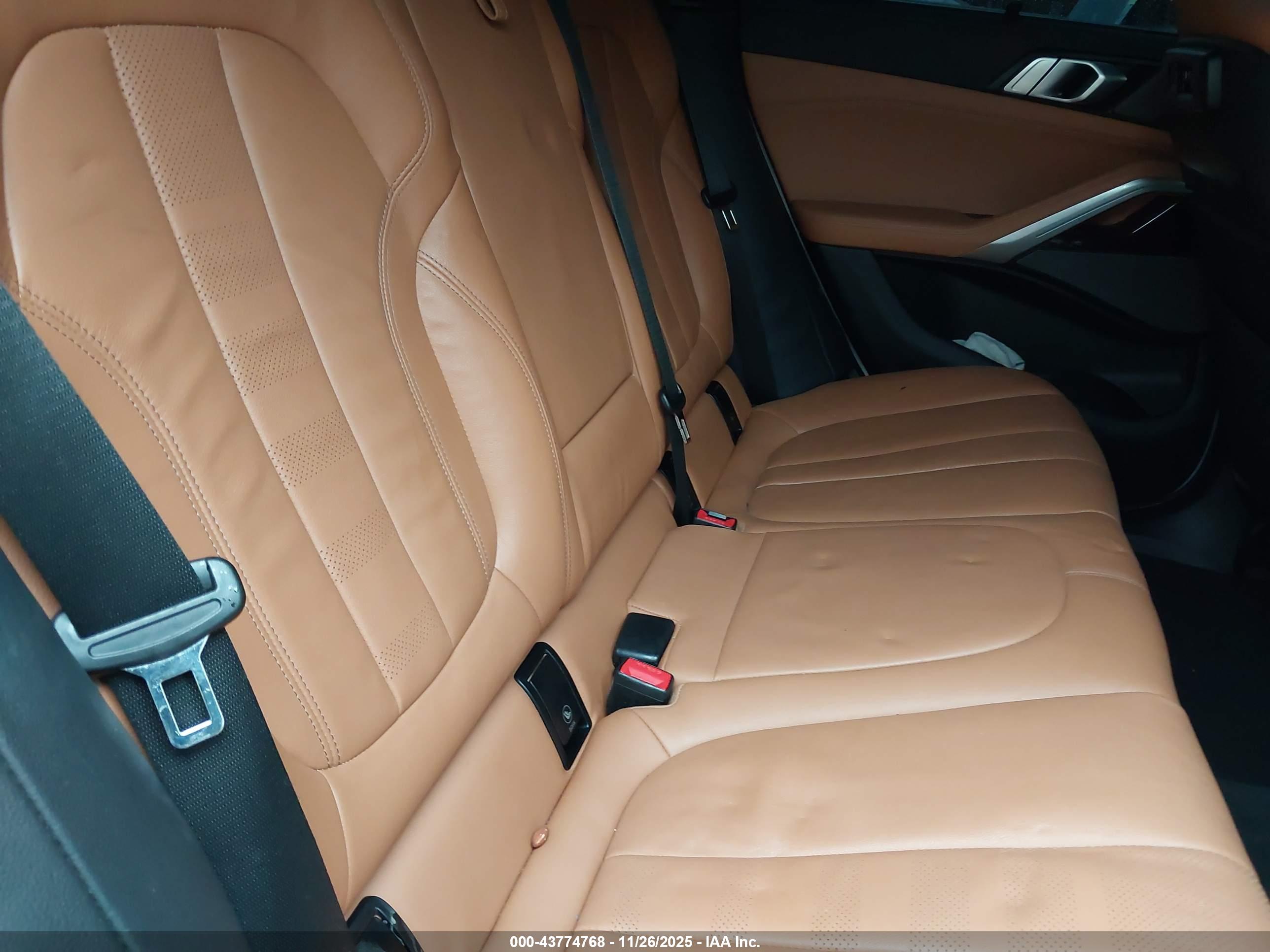 BMW X6 image 8