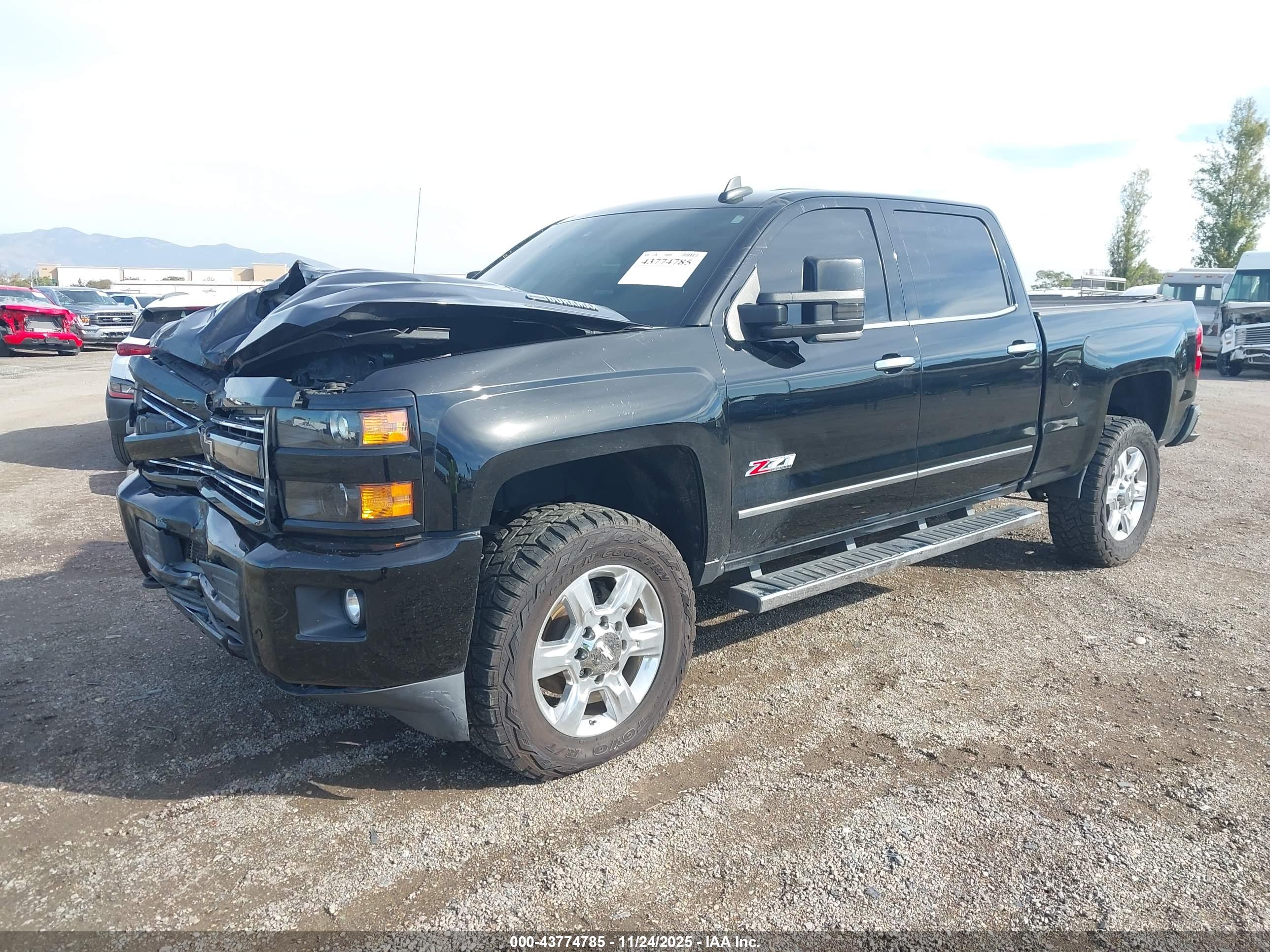 CHEVROLET SILVERADO image 2