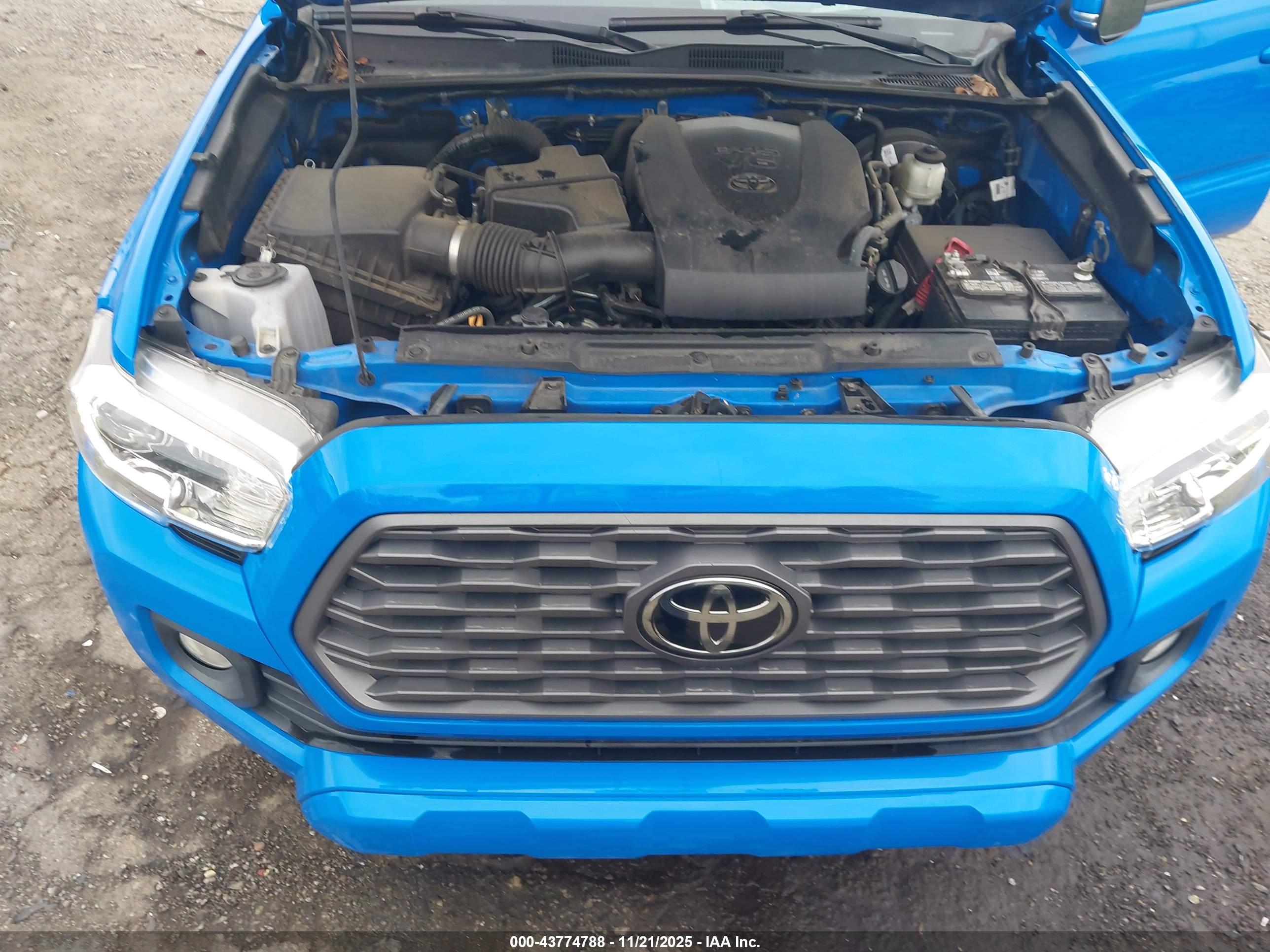 TOYOTA TACOMA image 10