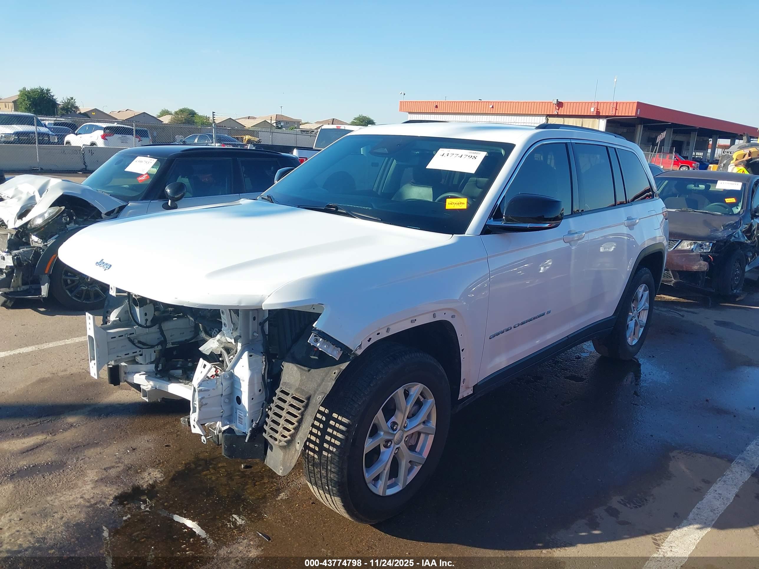 JEEP GRAND image 2