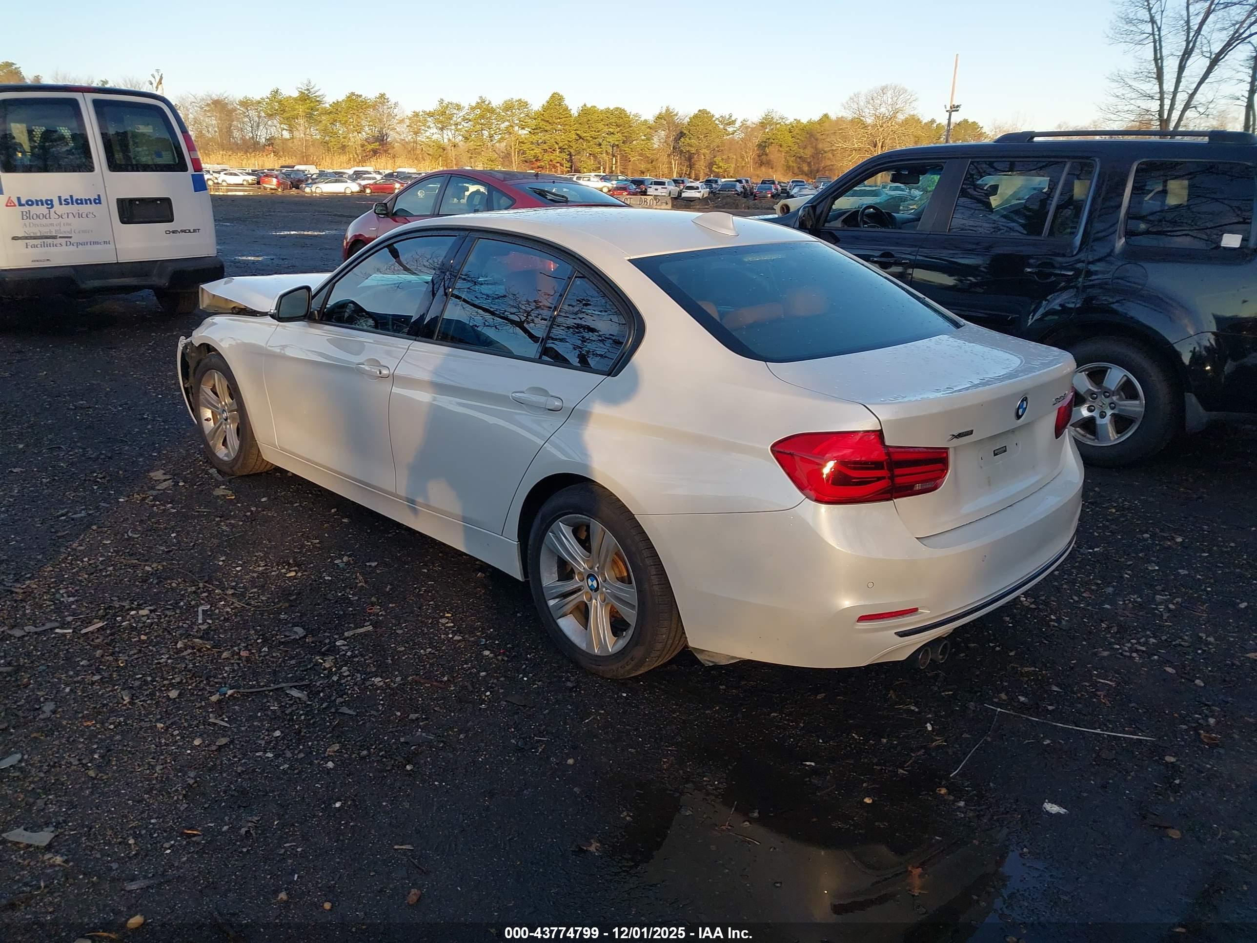 BMW 328I image 3