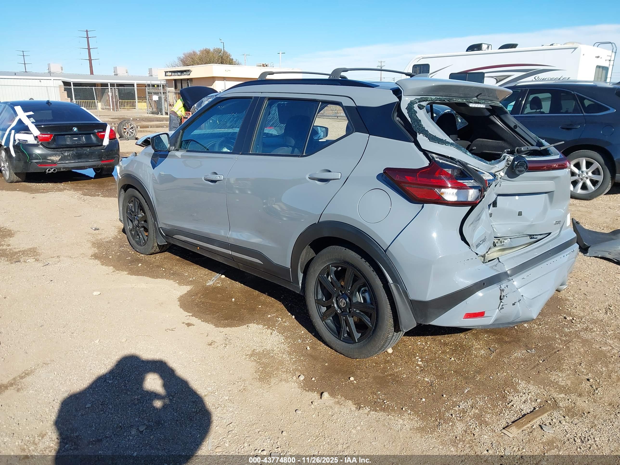 NISSAN KICKS image 3