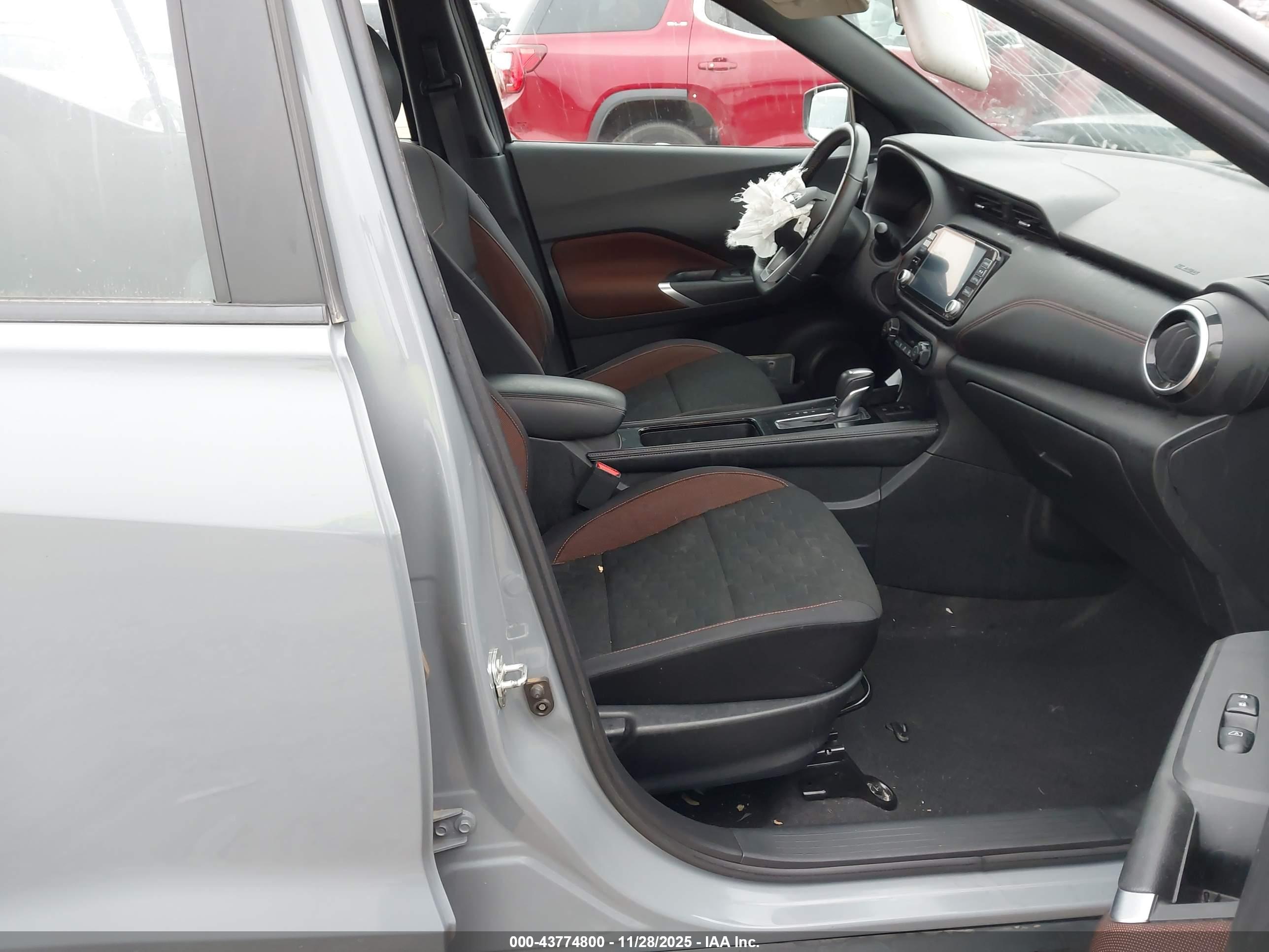 NISSAN KICKS image 5