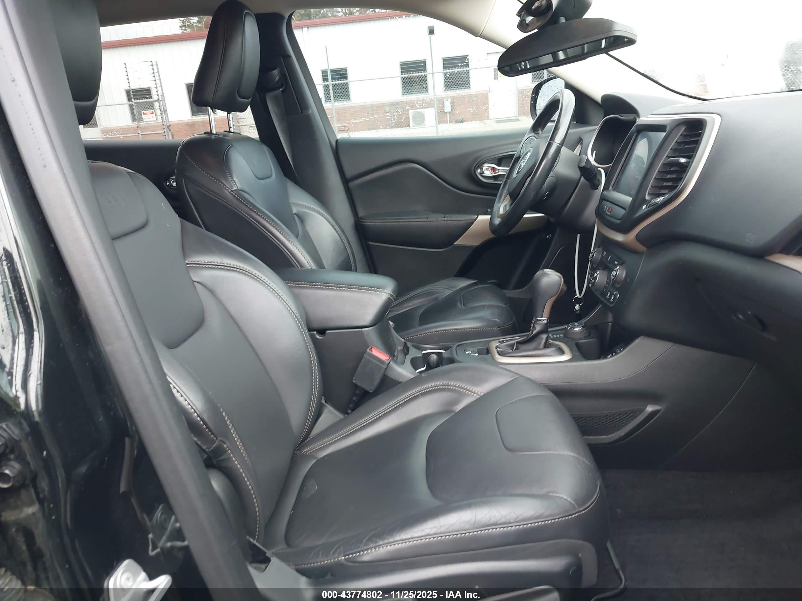 JEEP CHEROKEE image 5