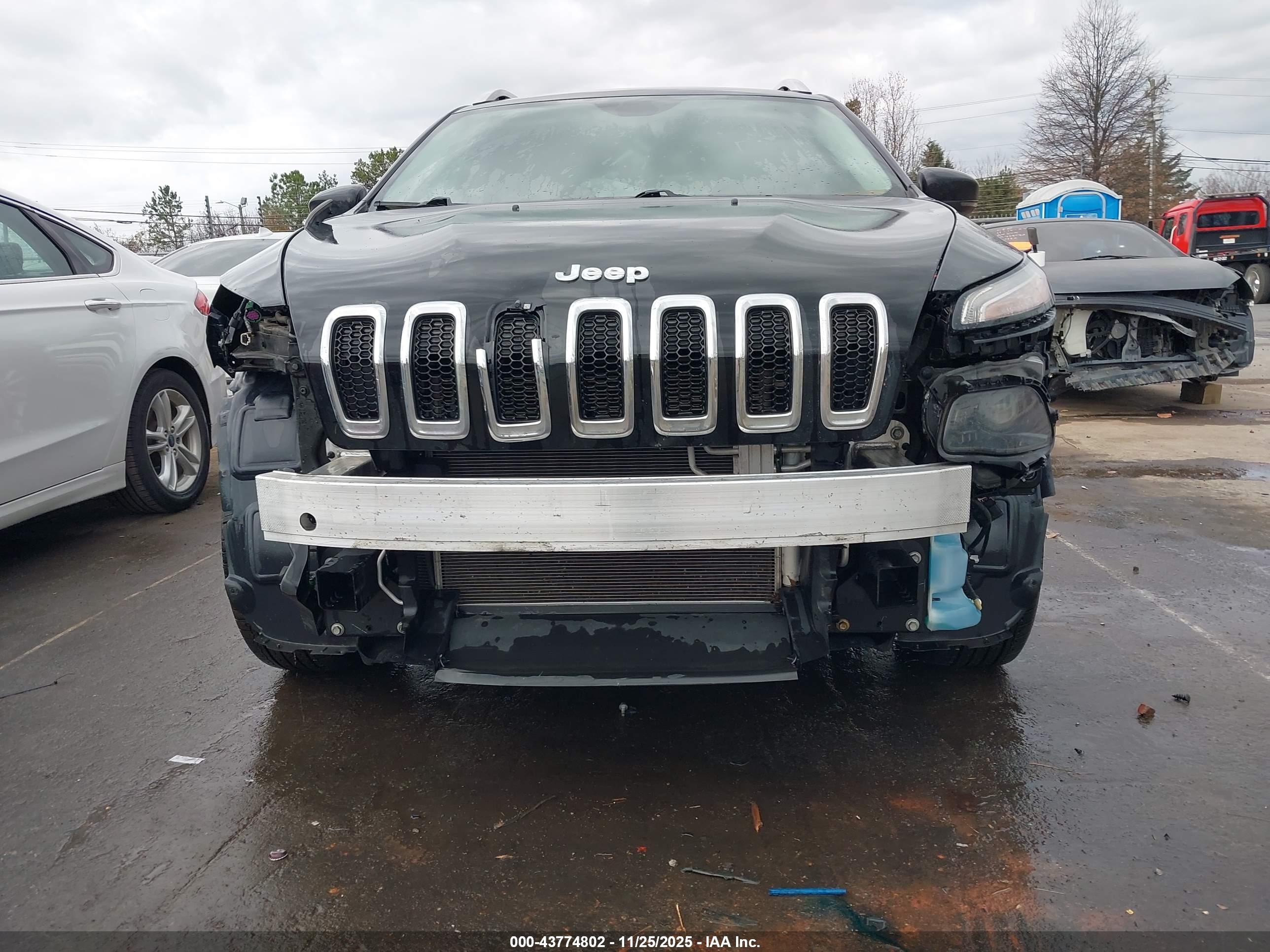 JEEP CHEROKEE image 6