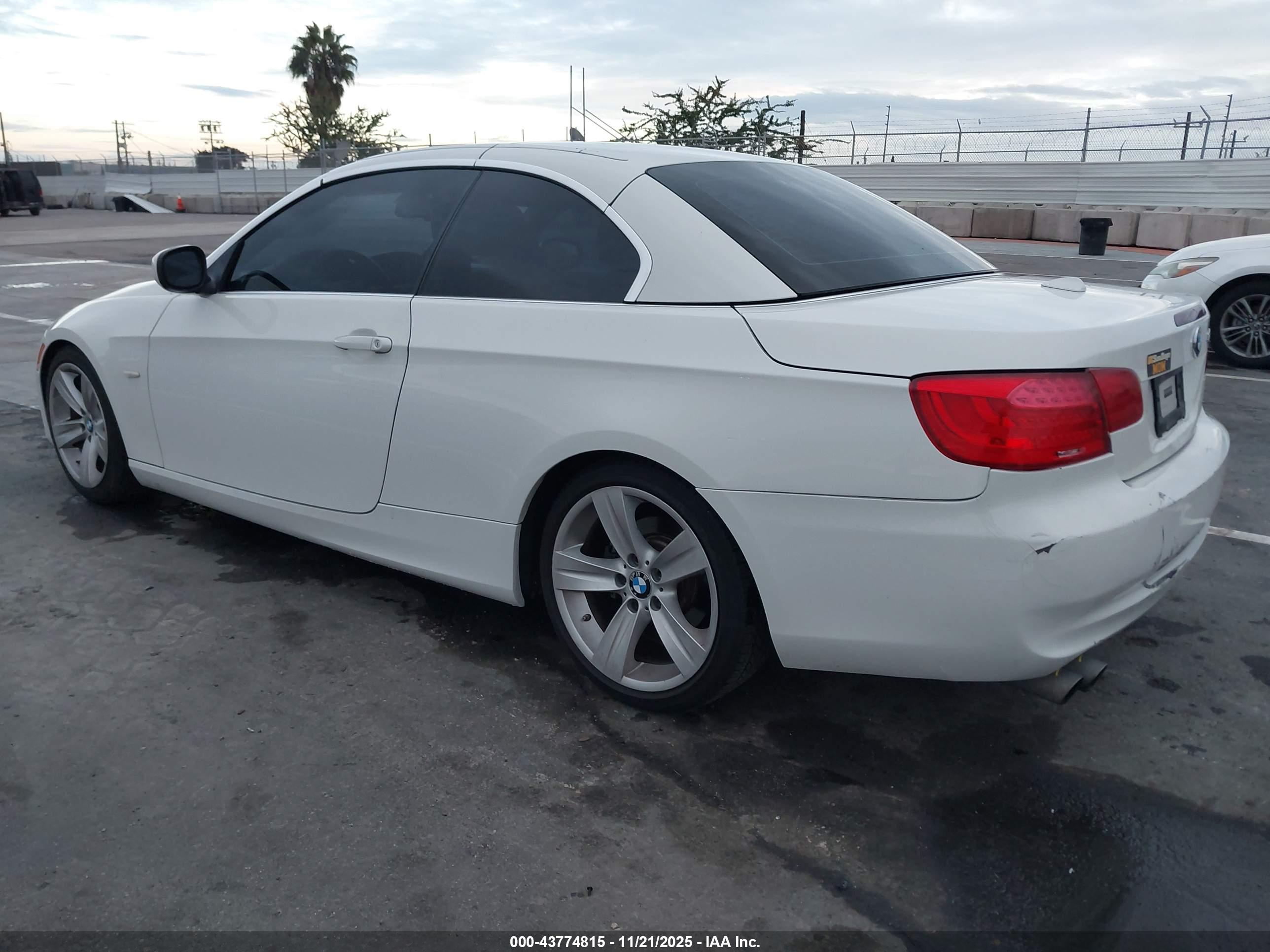 BMW 328I image 3
