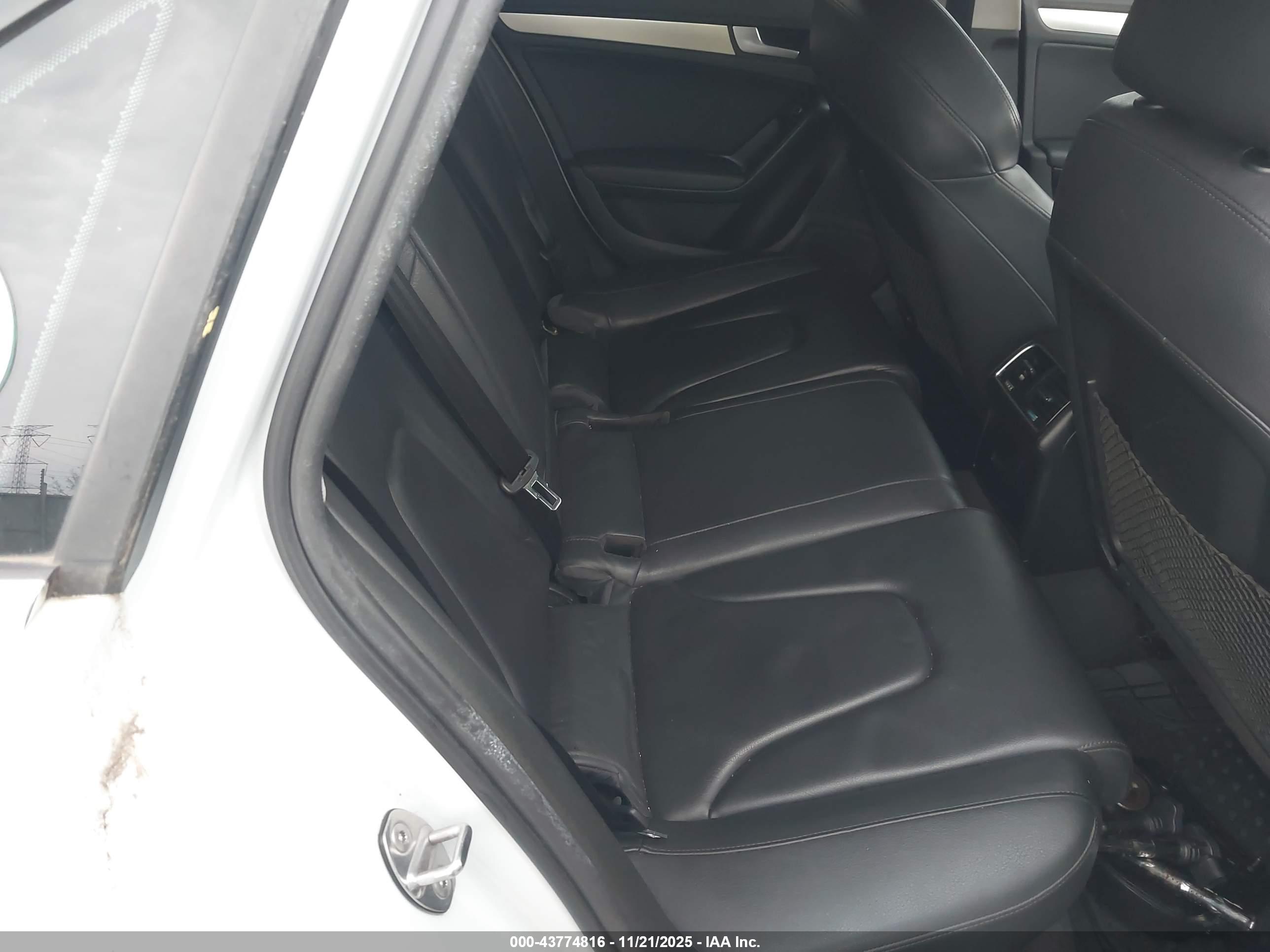 AUDI A4 image 8