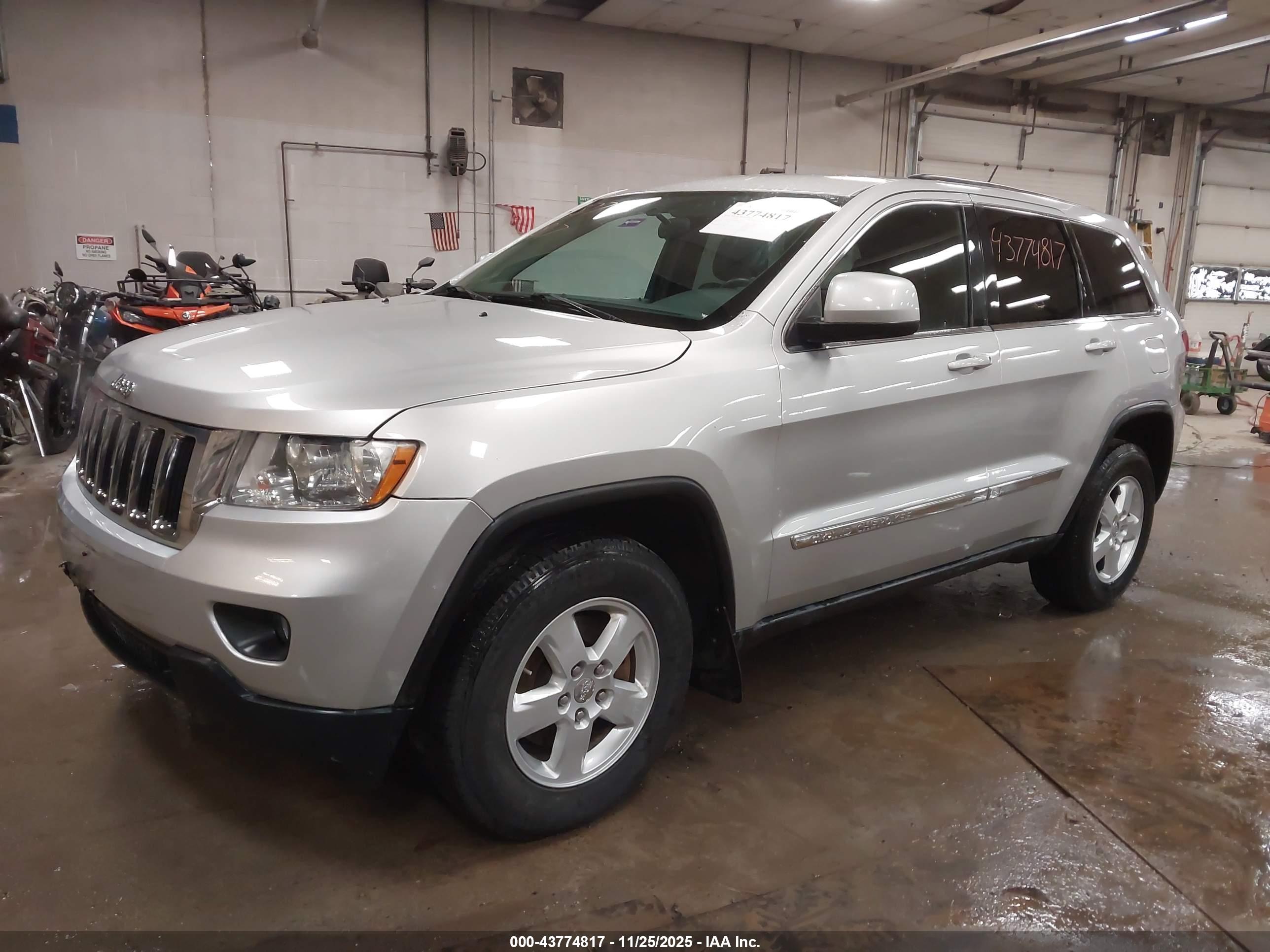 JEEP GRAND image 2