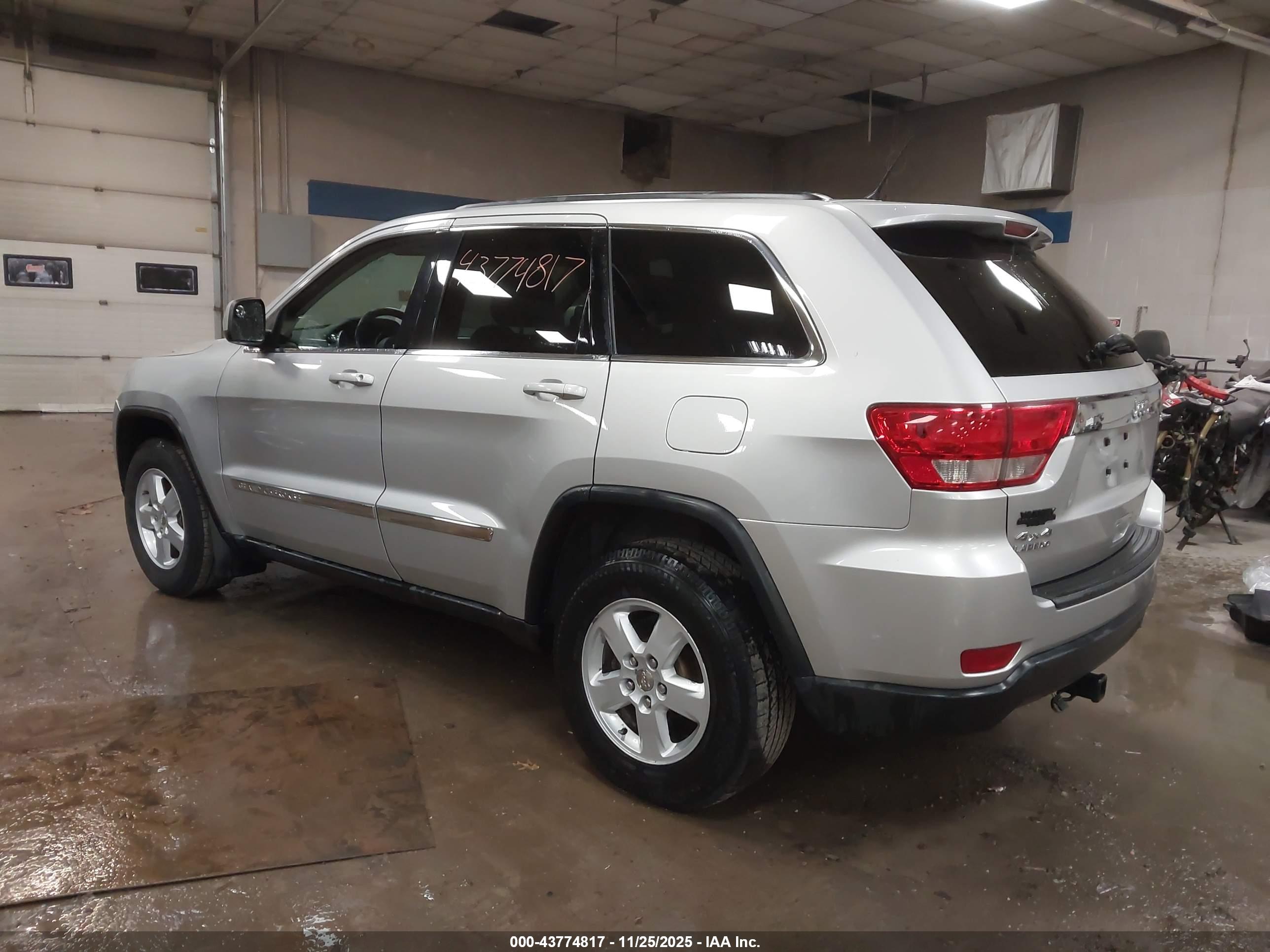 JEEP GRAND image 3
