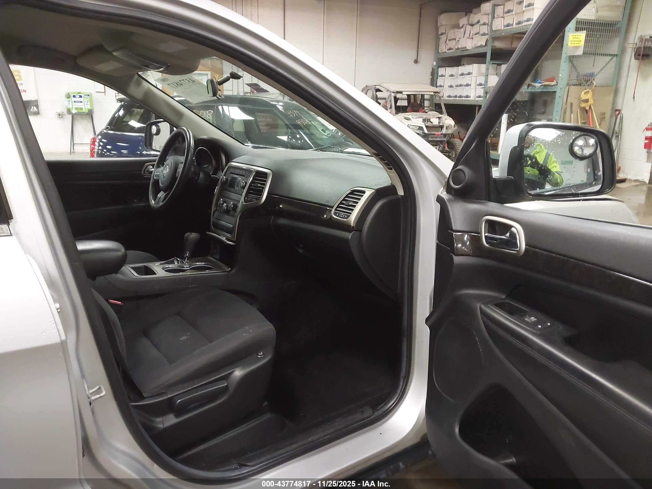 JEEP GRAND image 5