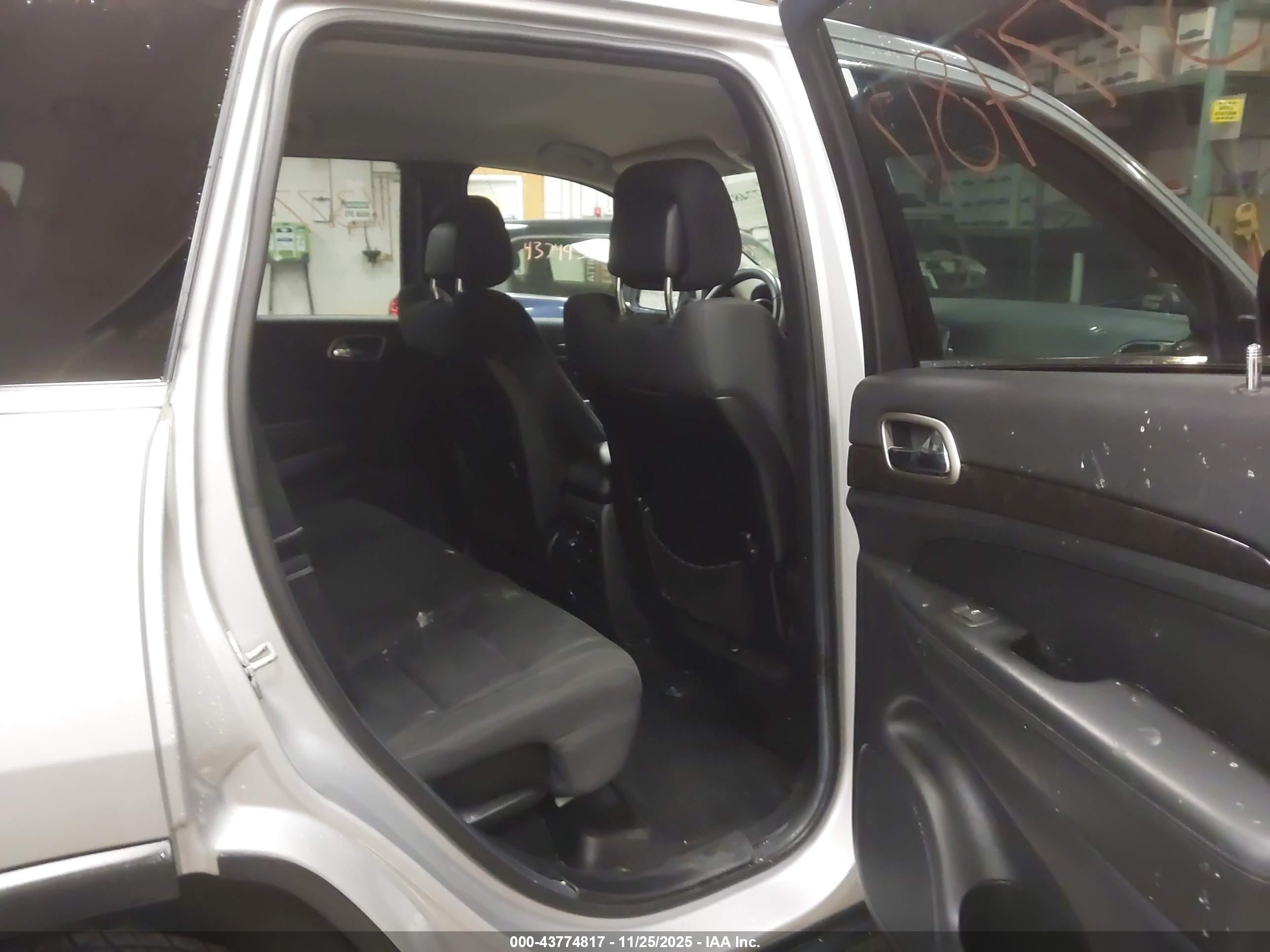 JEEP GRAND image 8