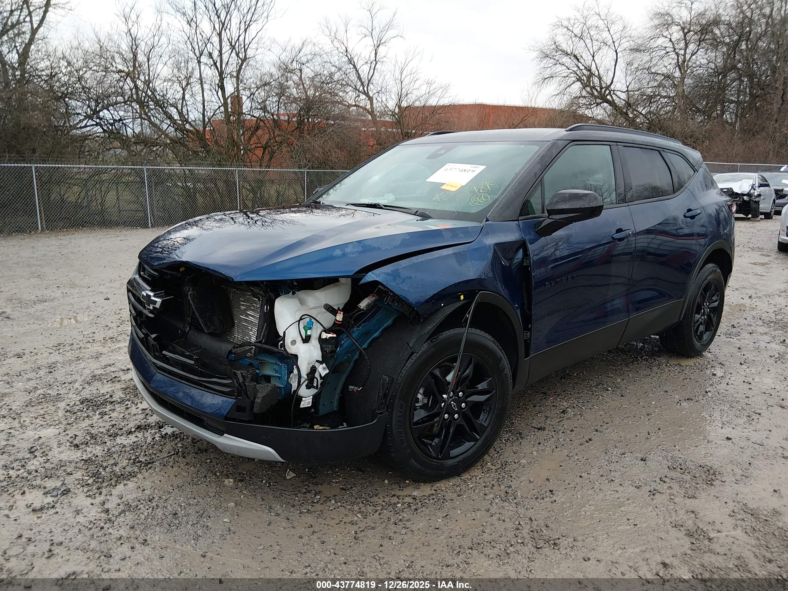 CHEVROLET BLAZER image 2