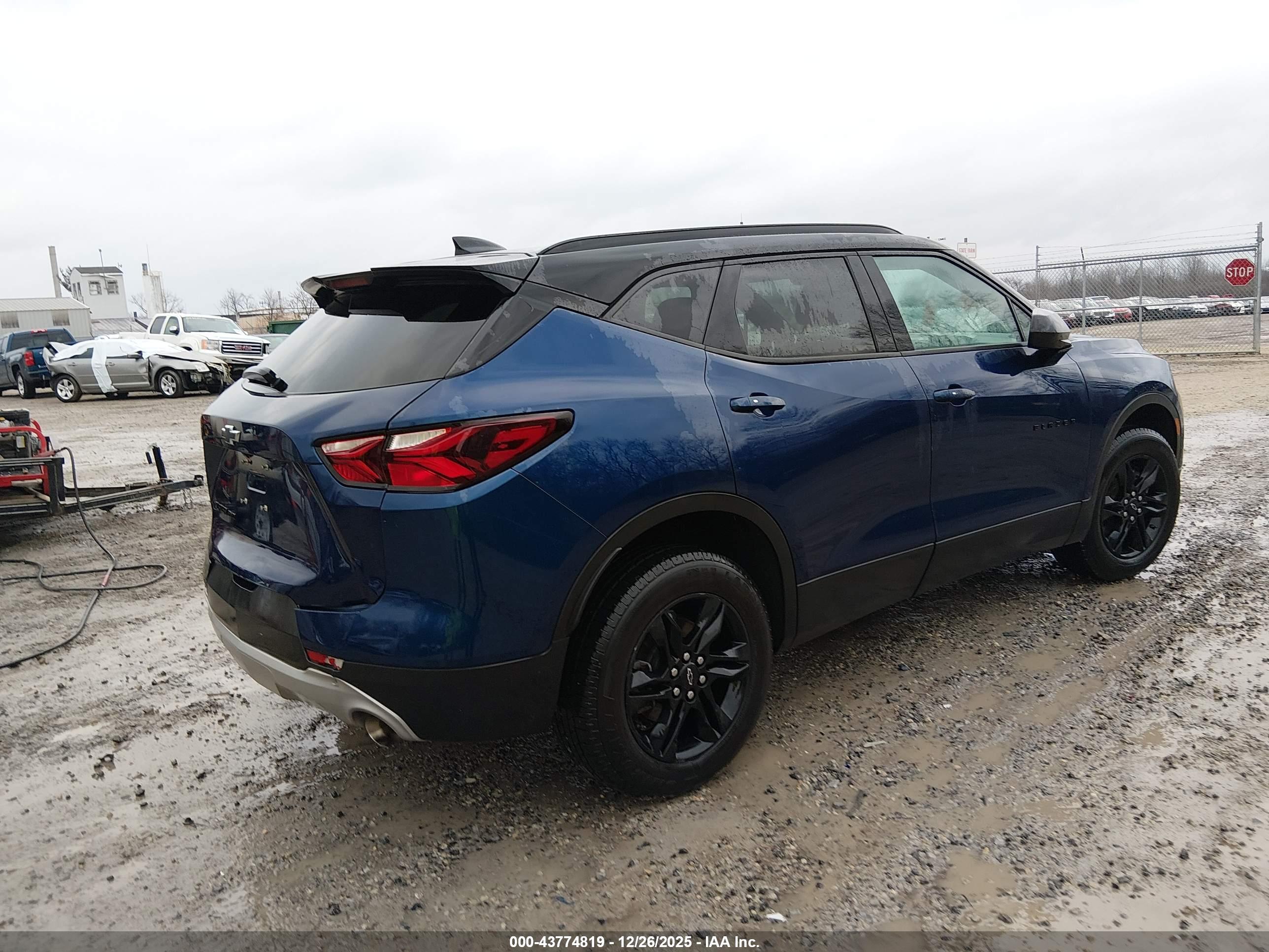 CHEVROLET BLAZER image 4