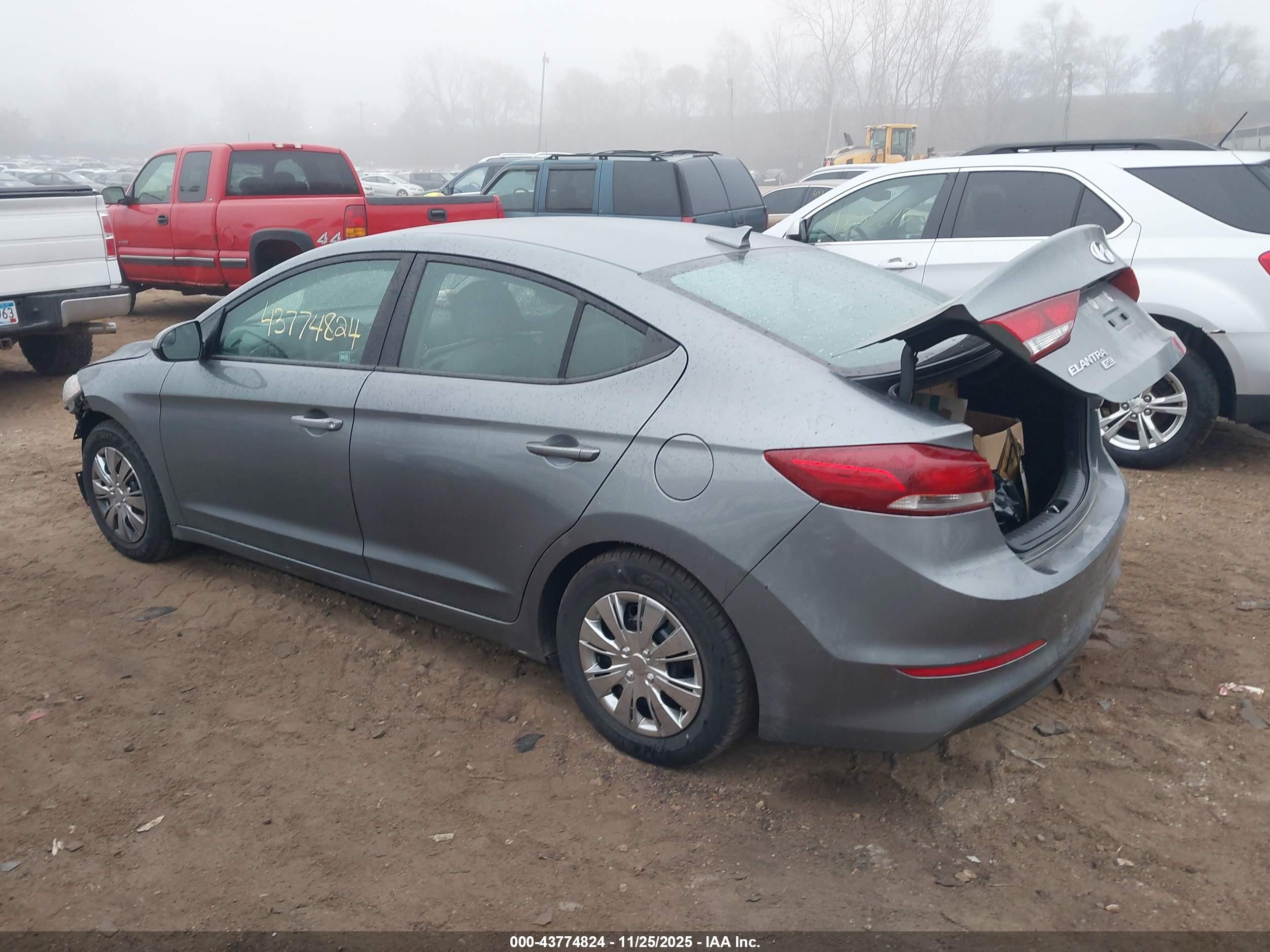 HYUNDAI ELANTRA image 3