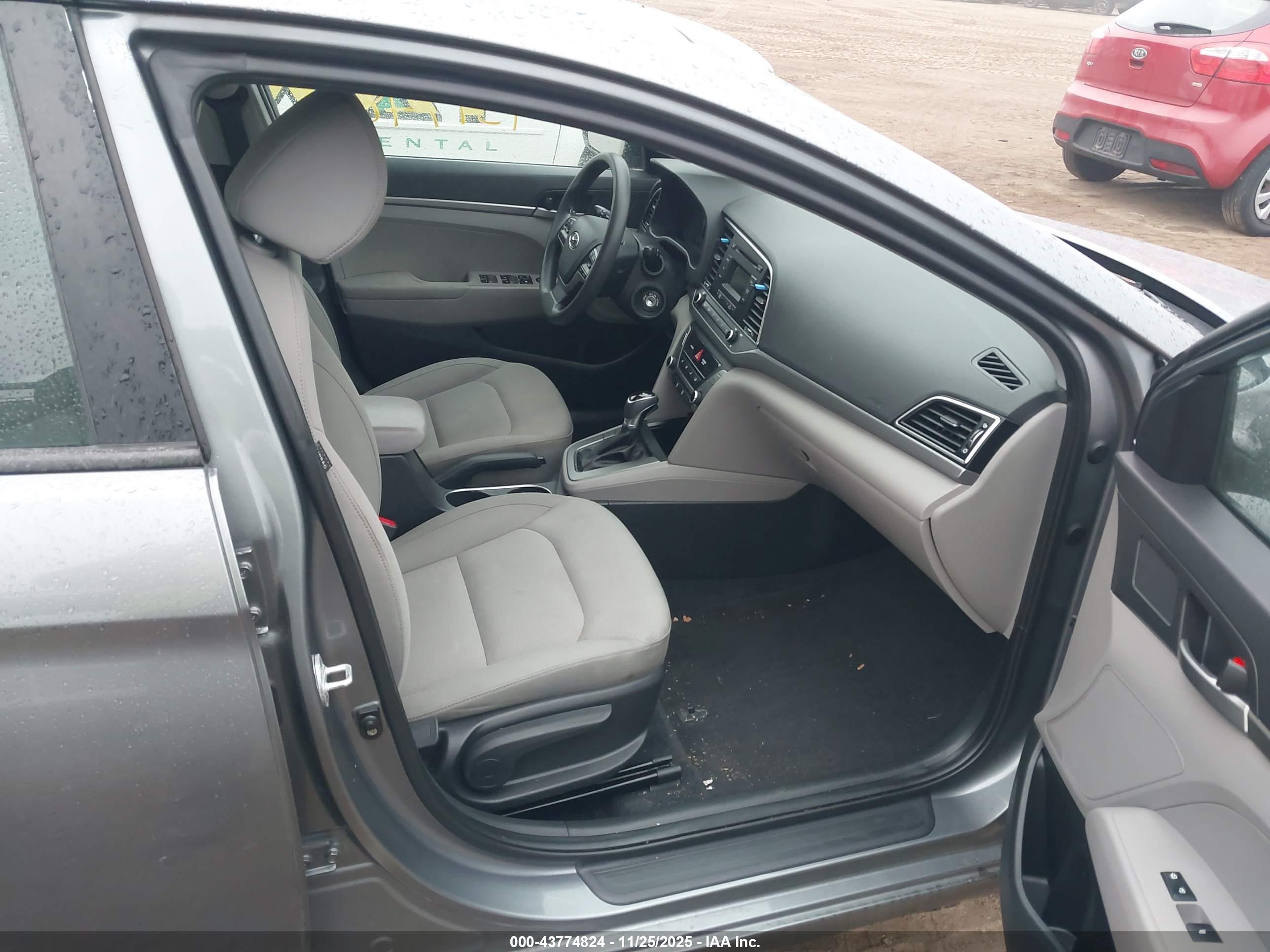 HYUNDAI ELANTRA image 5
