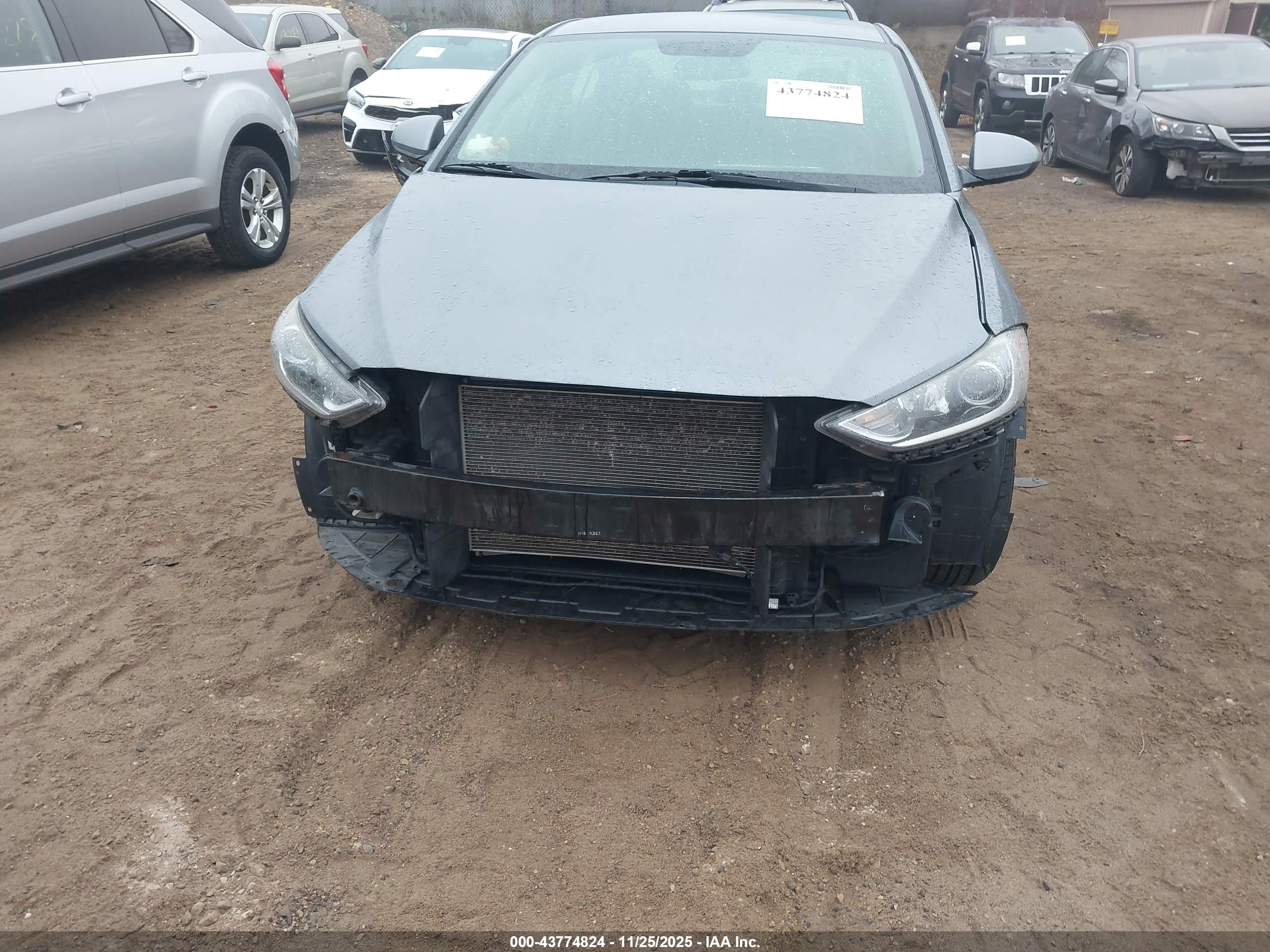 HYUNDAI ELANTRA image 6