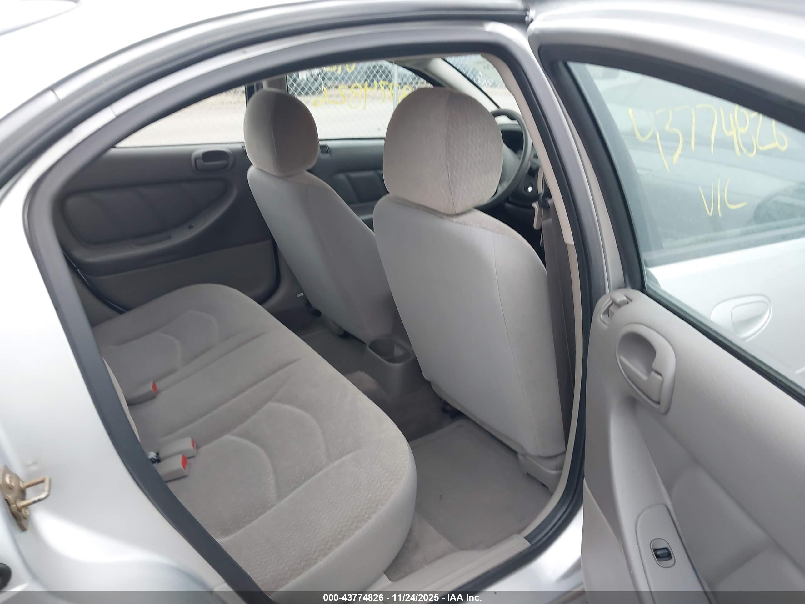 DODGE STRATUS image 8