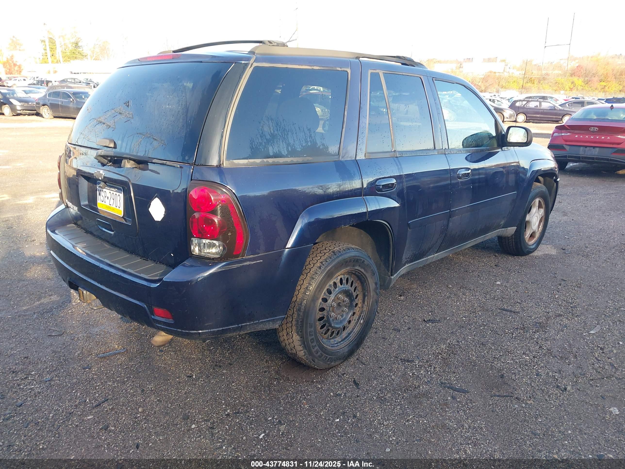 CHEVROLET TRAILBLAZER image 4